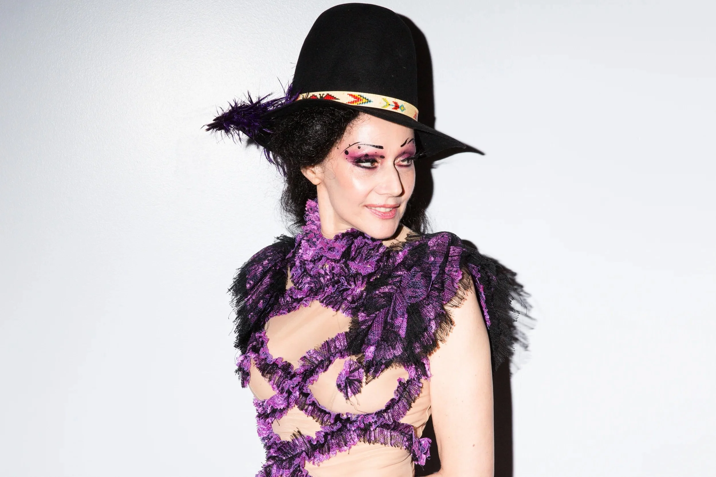 SUZANNE BARTSCH: LA REINA DE LA NIGHTLIFE QUEER QUE LLEVO EL UNDER AL MAINSTREAM