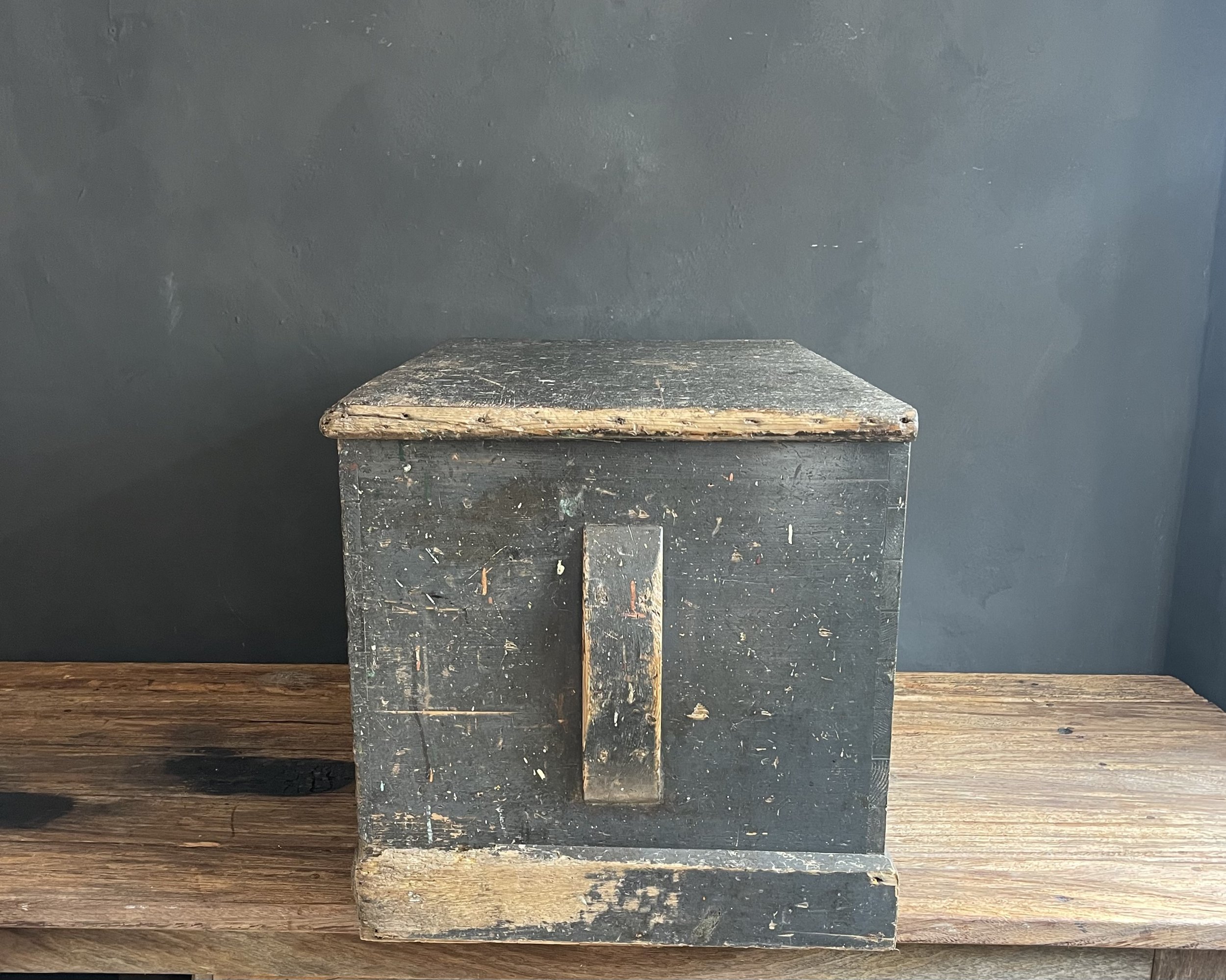 RELLIK | Shipwrights Chest 19th Century