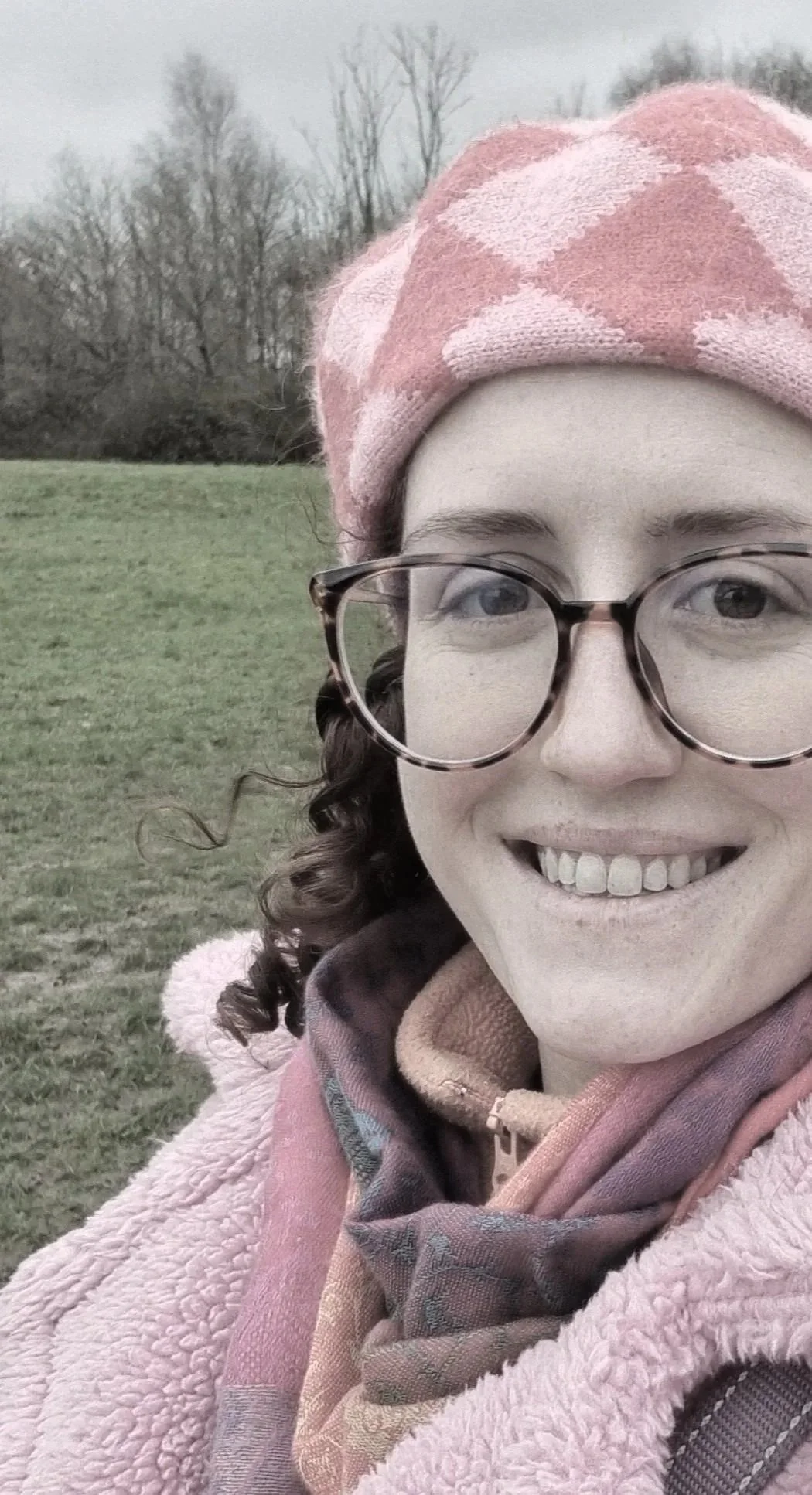 Roxy Henley offering integrative humanistic counselling online