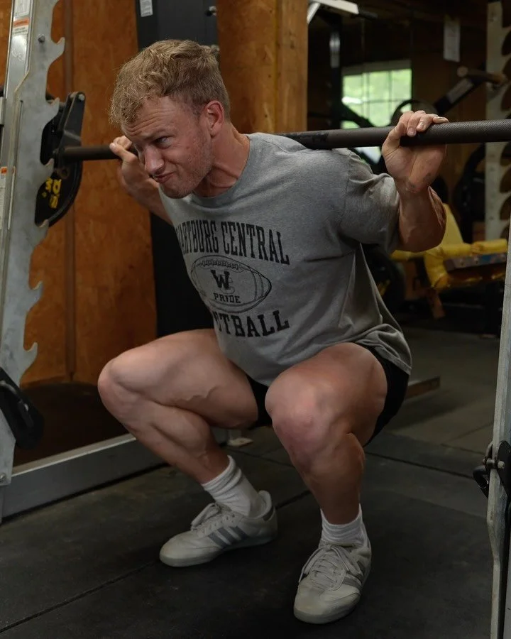 QUAD FOCUSED LEG WORKOUT 

Single leg press
 - 20,20,15,15,12,10

Seated curl
 - 4x12-15

Extensions 
 - 15,12,10,10

Smith squat 
 - 5x10

Close stance leg press
 - 4x15

Calf raises 
 - 4x15

#legworkout #legday #quadworkout