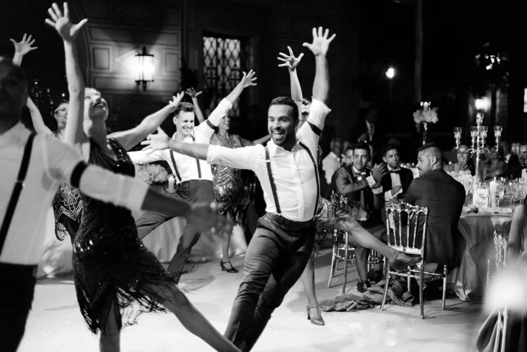 Opening y show de entrada de novios de Cuatr8chos en boda de lujo.