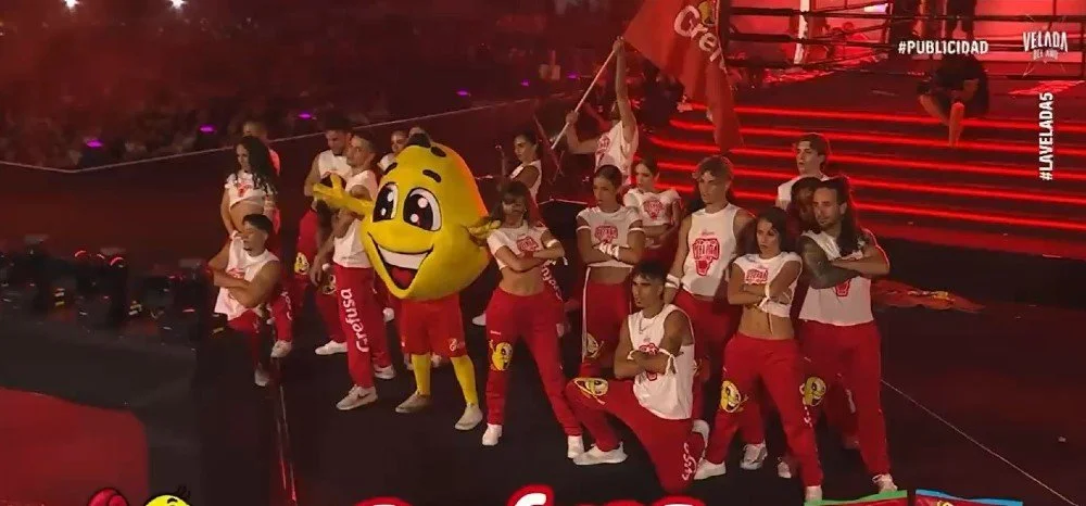 Acción especial de Cuatr8chos para Grefusa en La Velada, con 20 bailarines en escena, coreografía de gran formato diseñada para evento multitudinario y activación de marca.