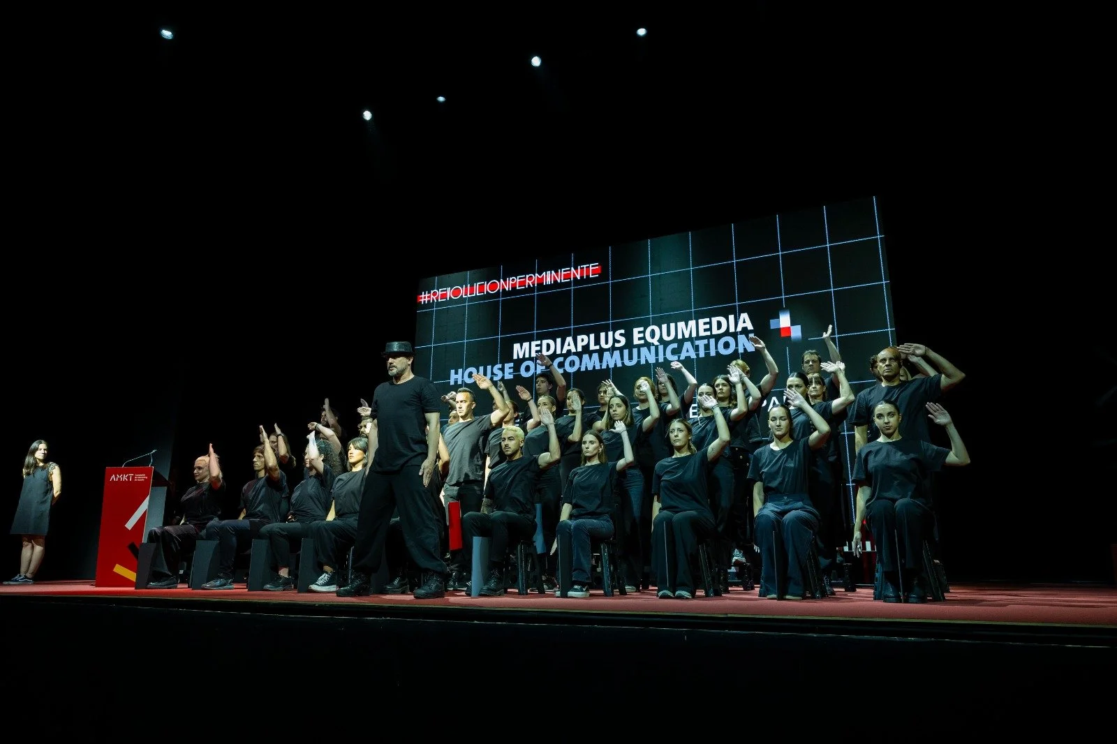 Team building y puesta en escena de Cuatr8chos en la 16ª edición de los Premios Nacionales de Marketing.