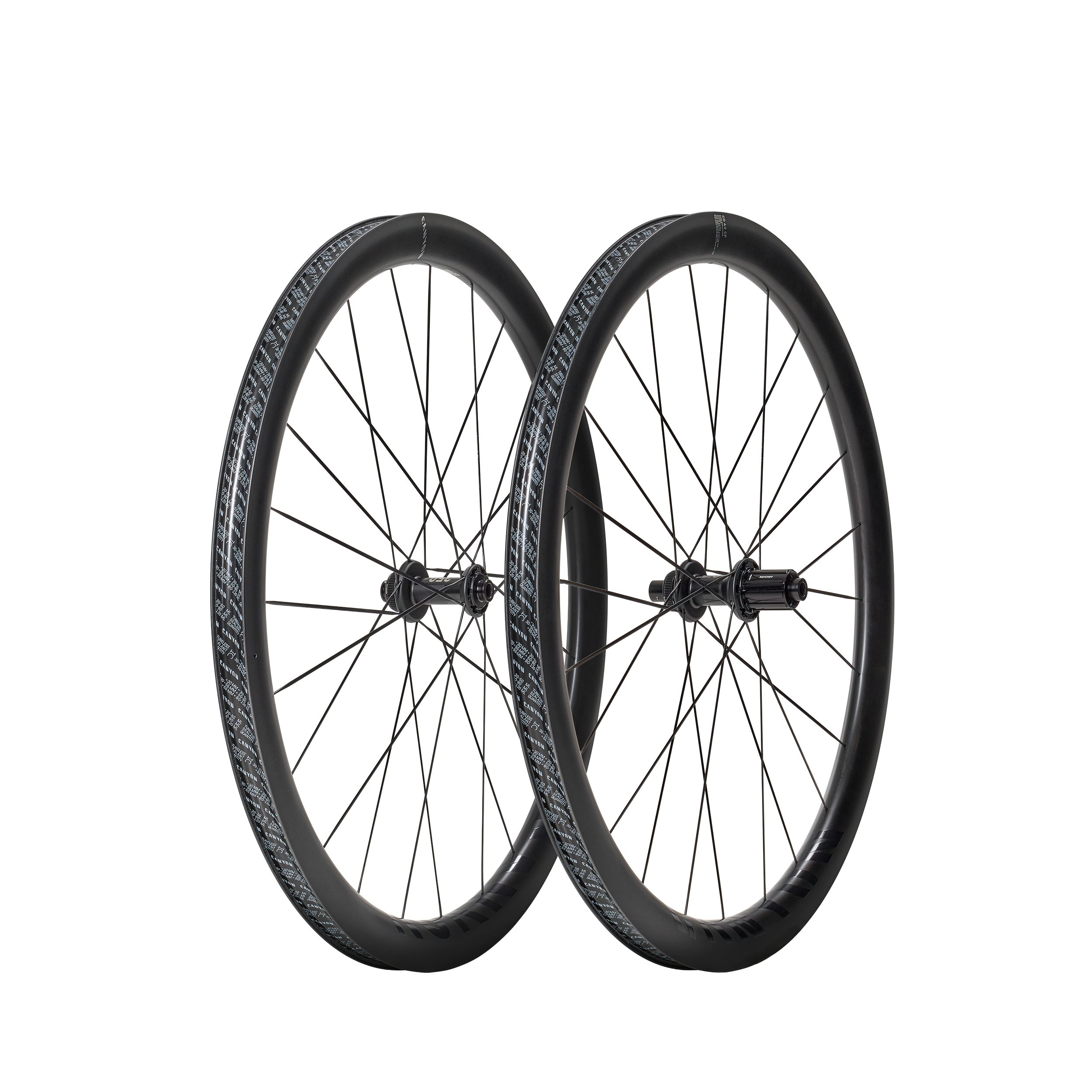 2026_full_Gear-COM_CAYN-ED 42 CF_10014612_-_set-rear.png