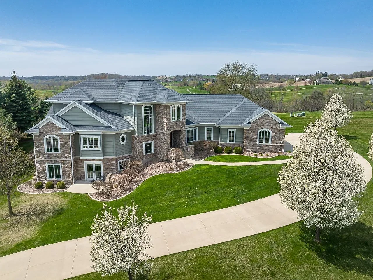 Wedgewood home in Dubuque Iowa exterior view