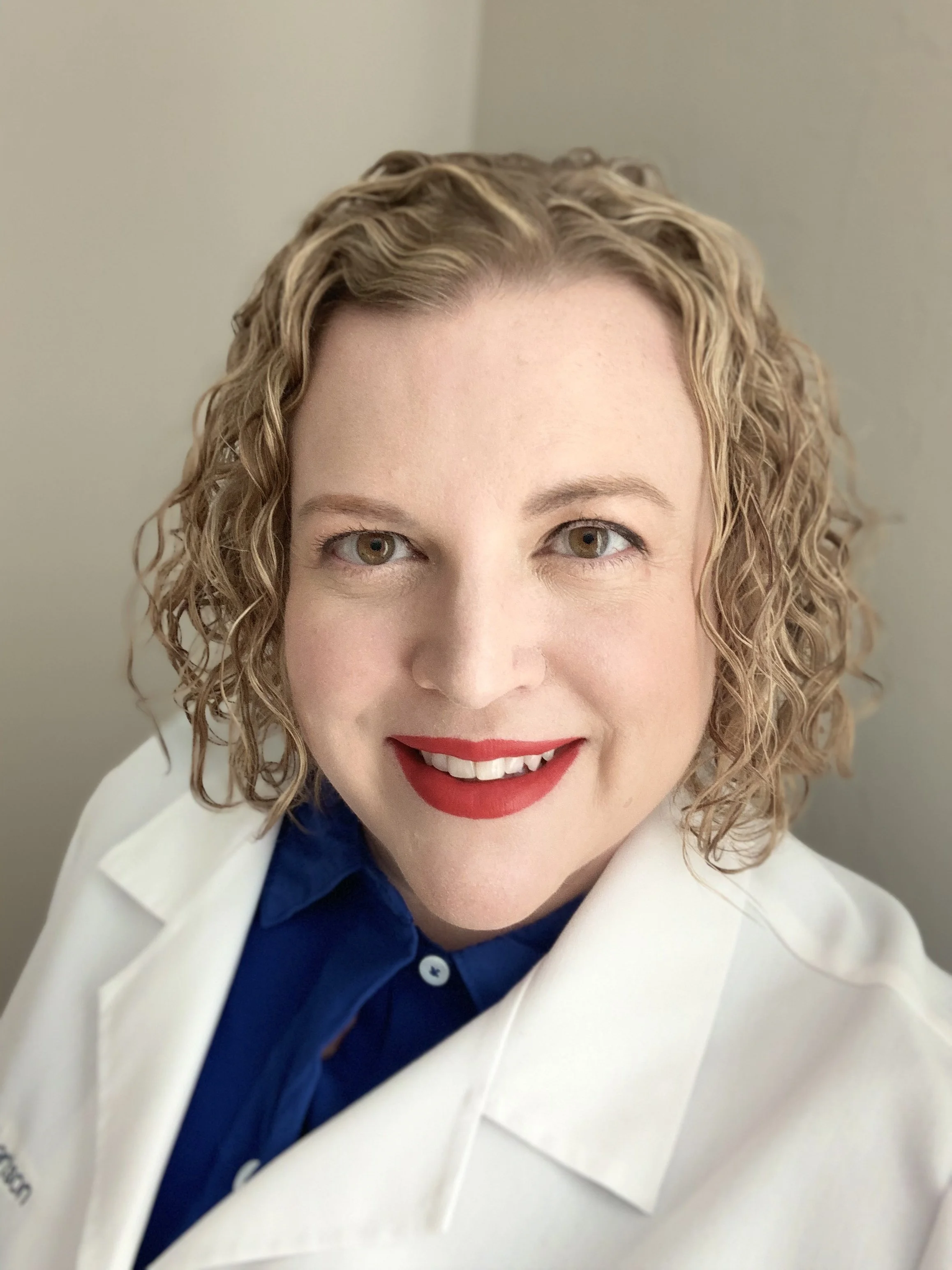 A picture of Dr. Heather Robertson