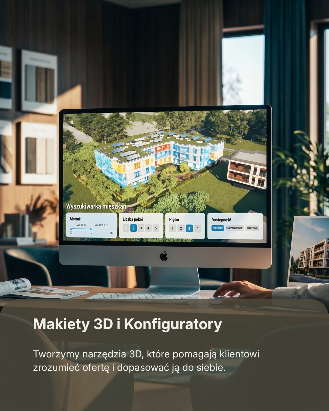 Computer screen displaying 3D architecture model of an apartment building with labeling options in Polish. Background shows an interior office with window and plants.