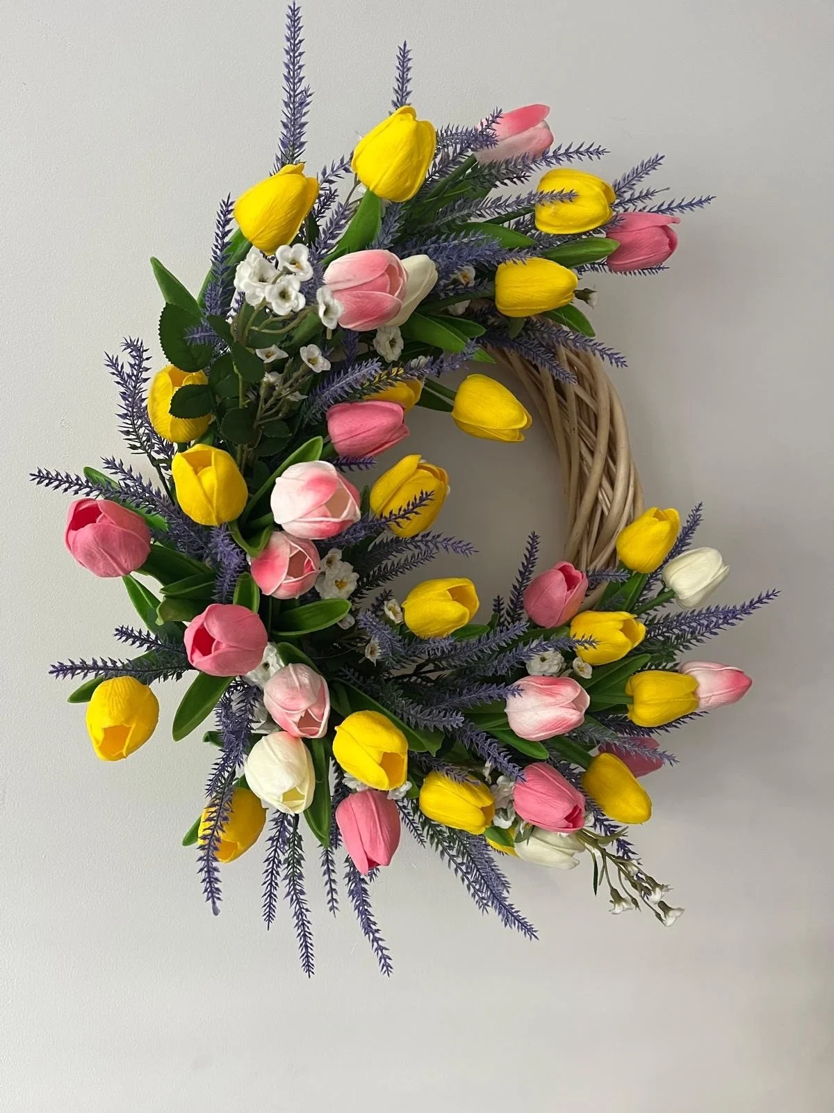 Spring tulip wreath