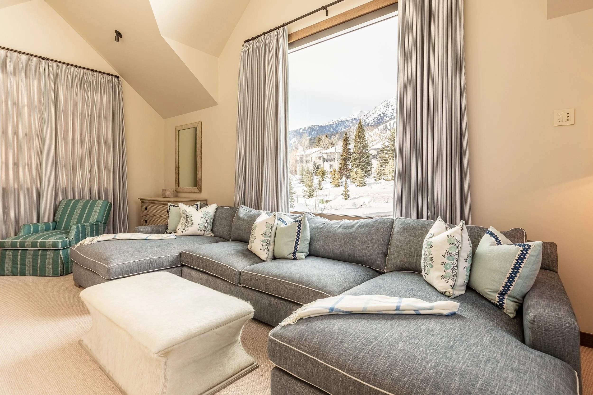 29. Bonus room 2nd floor 2.jpg