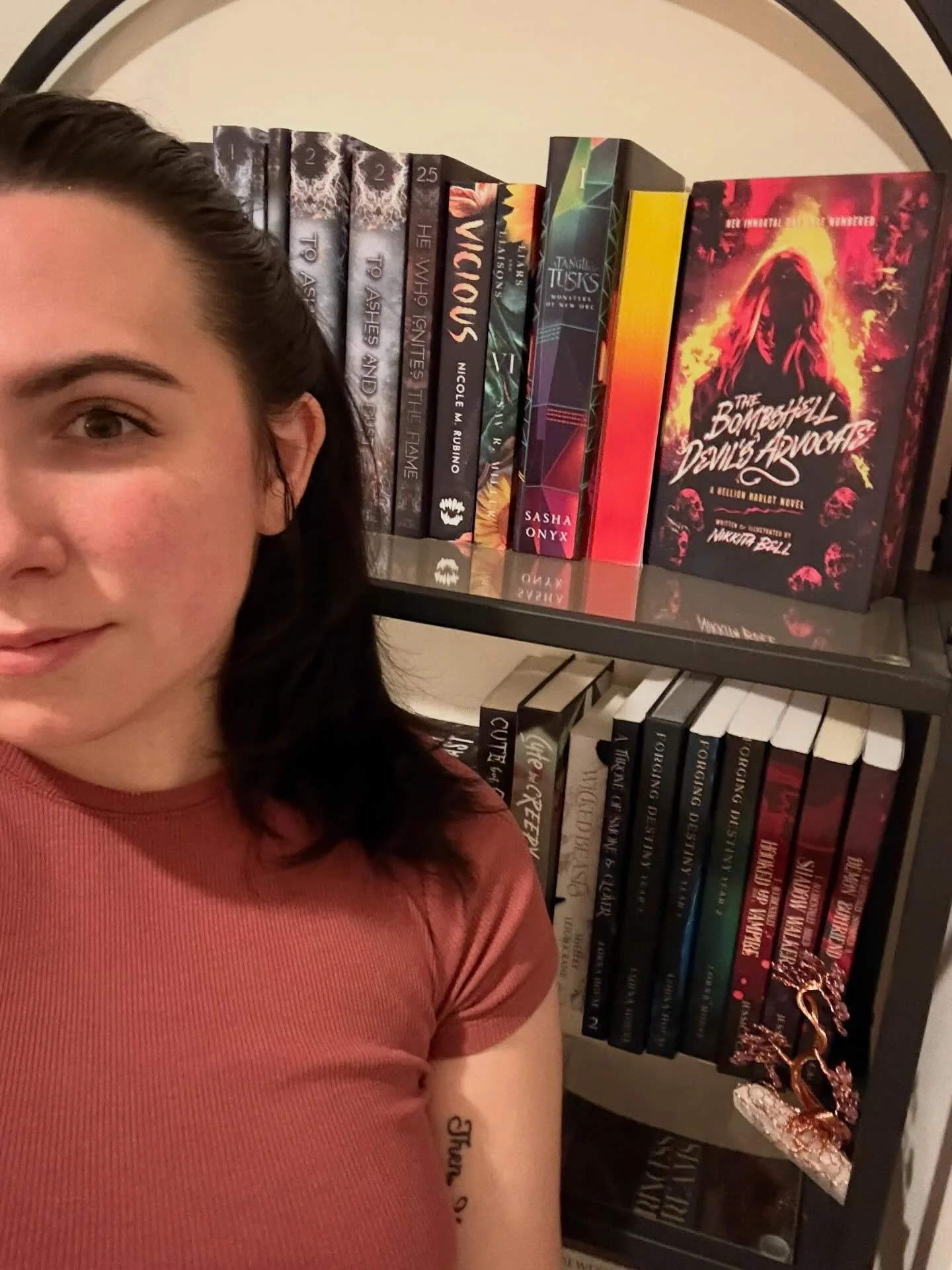 Hi, hello, welcome 🖤 

I&rsquo;m Alexa, romance editor of 350+ books, publishing attorney, and Book Harvest owner! (Peep some of my shelves filled with client books)

If you&rsquo;re new here, nice to meet you🖤If you&rsquo;re an old friend, thanks 