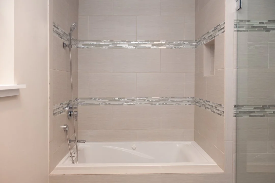 truckee master bathtub.jpg
