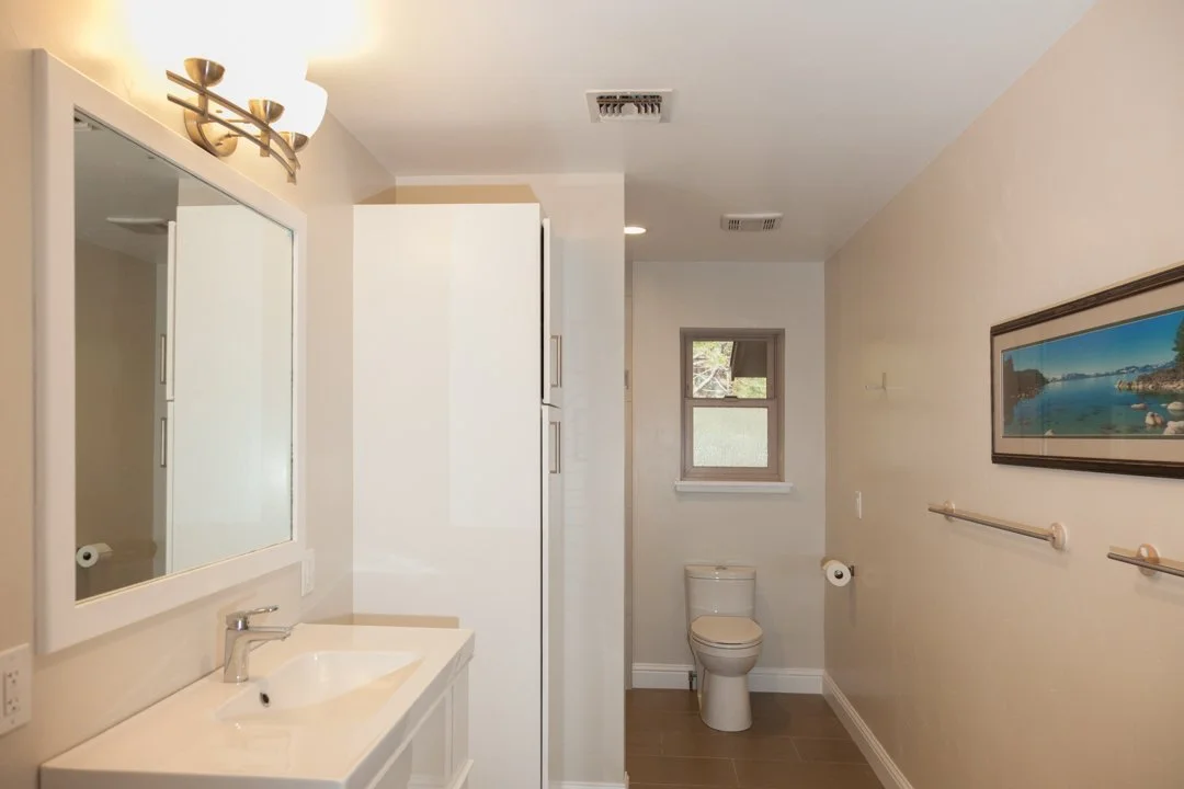 Truckee guest bath upstairs.jpg
