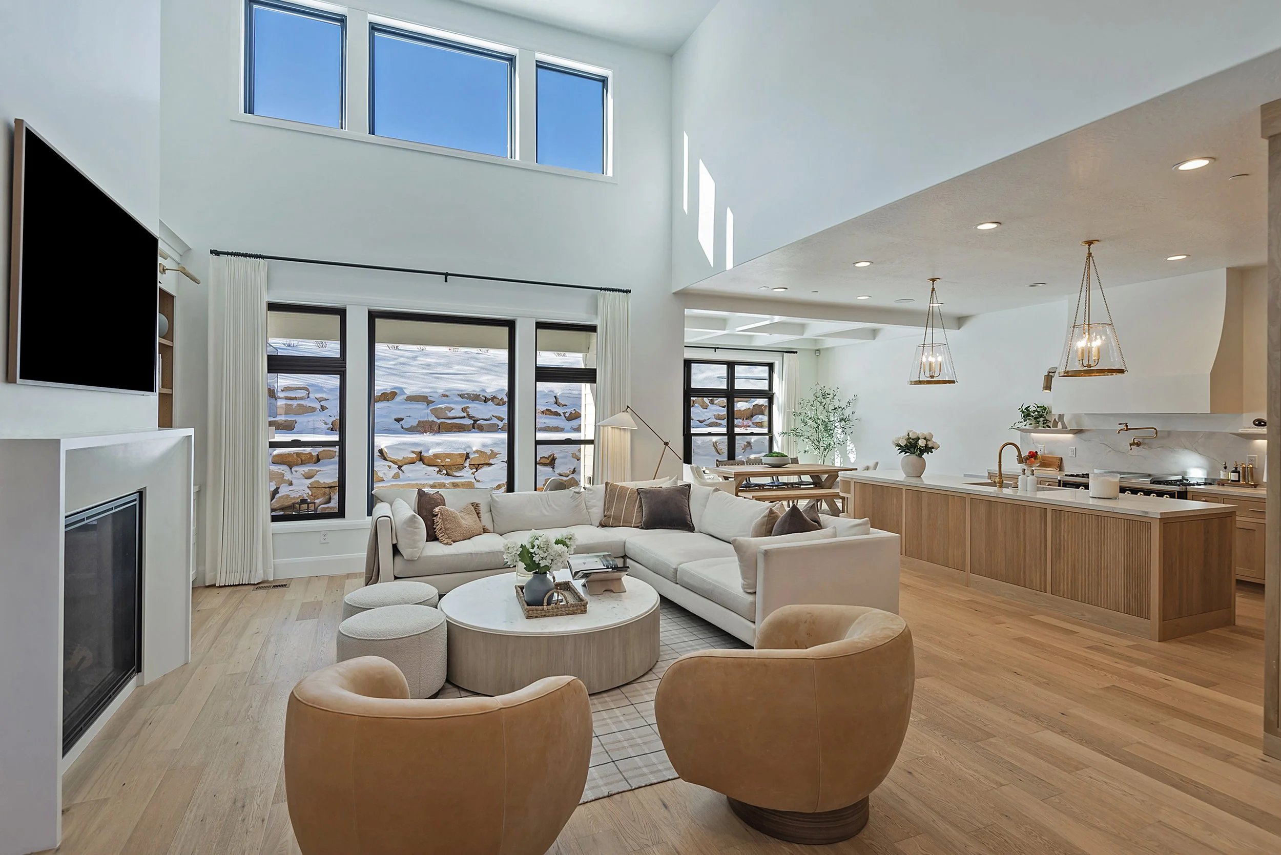 5 3073CalamityLn-Winter-006.jpg