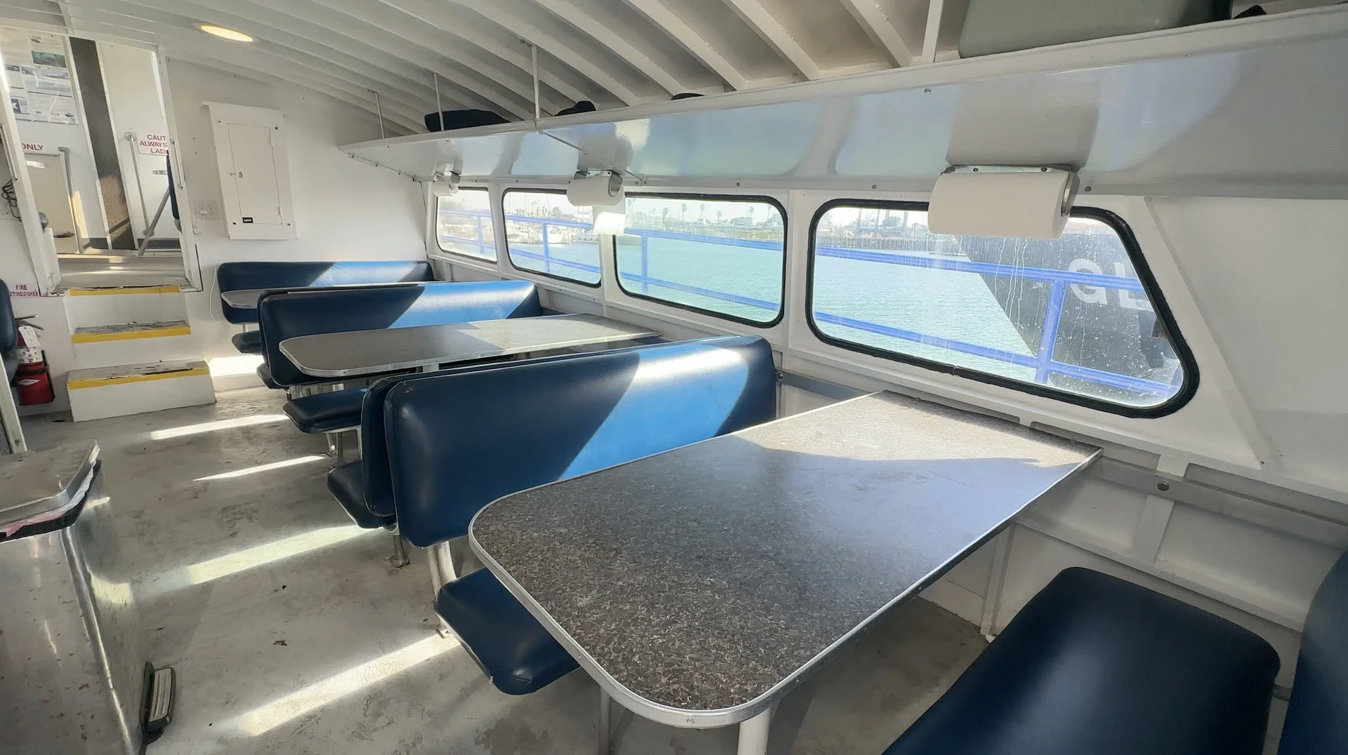 spectre-snorkel-boat-cabin-salon-seating.jpg