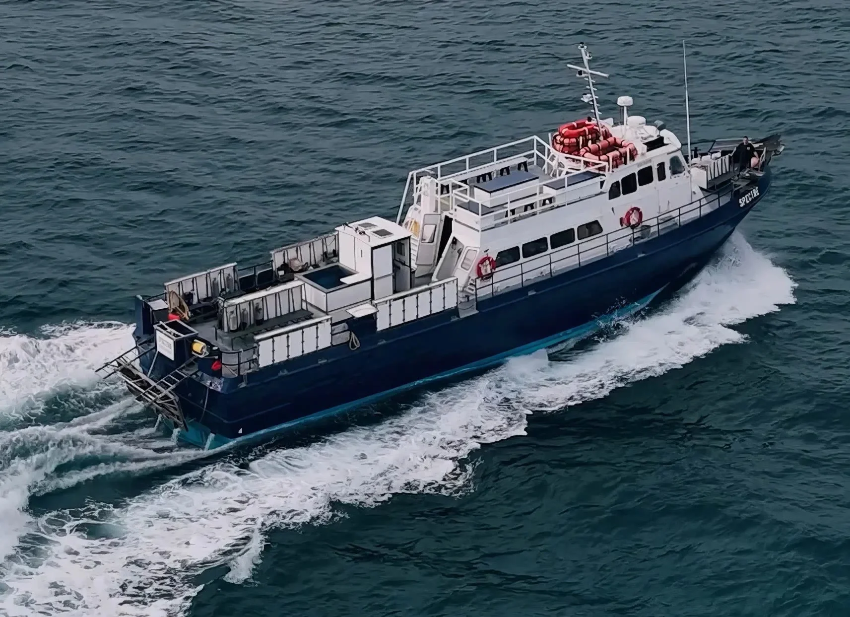 spectre-charter-boat-aerial-channel-islands.jpg