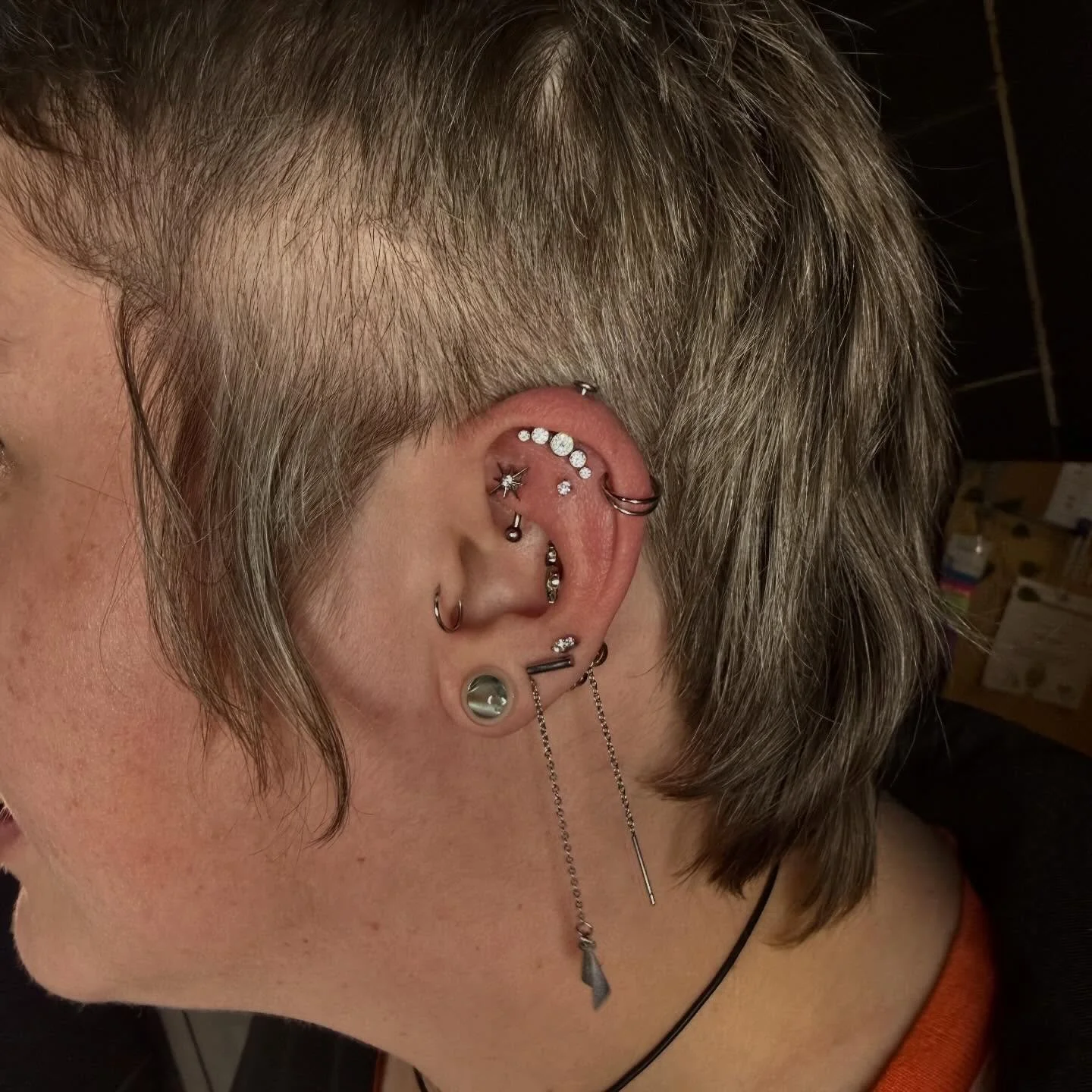 Fresh flat piercing added to this beautifully curated ear by @sarah_shanks207 ✨

#flatpiercing #curatedear #earpiercing #mainepiercingshop #earcuration