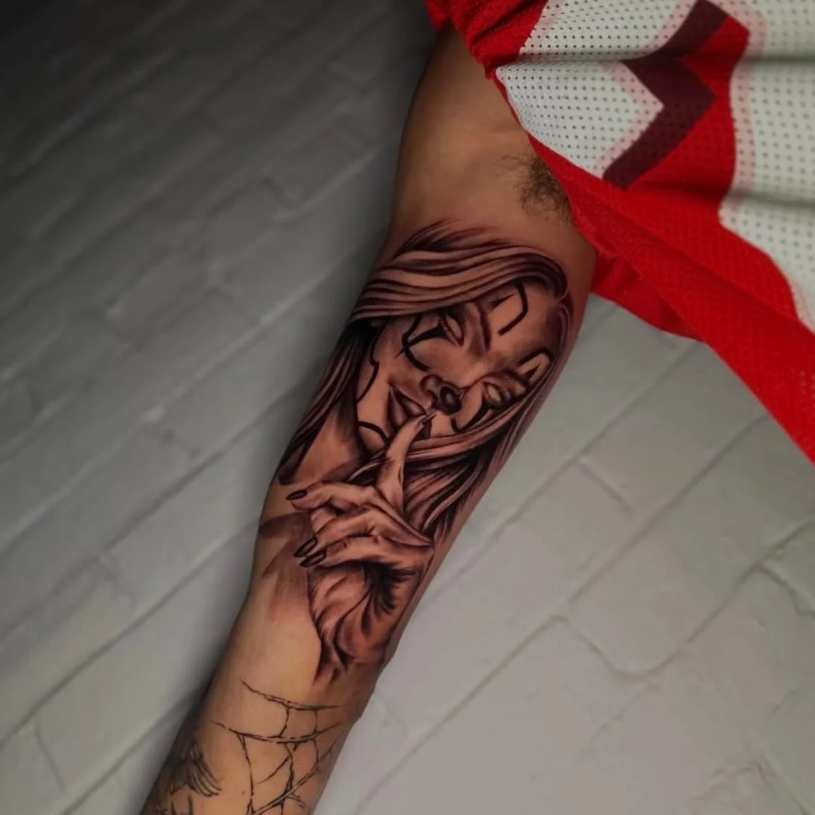 Clown payasa by Nick! A classic Chicano-inspired design. 

@inkkbyt is currently booking the rest of April &amp; May, DM him to lock in an appointment. 

#chicanotattoo #blackandgray #realismtattoo #payasa #mainetattooers