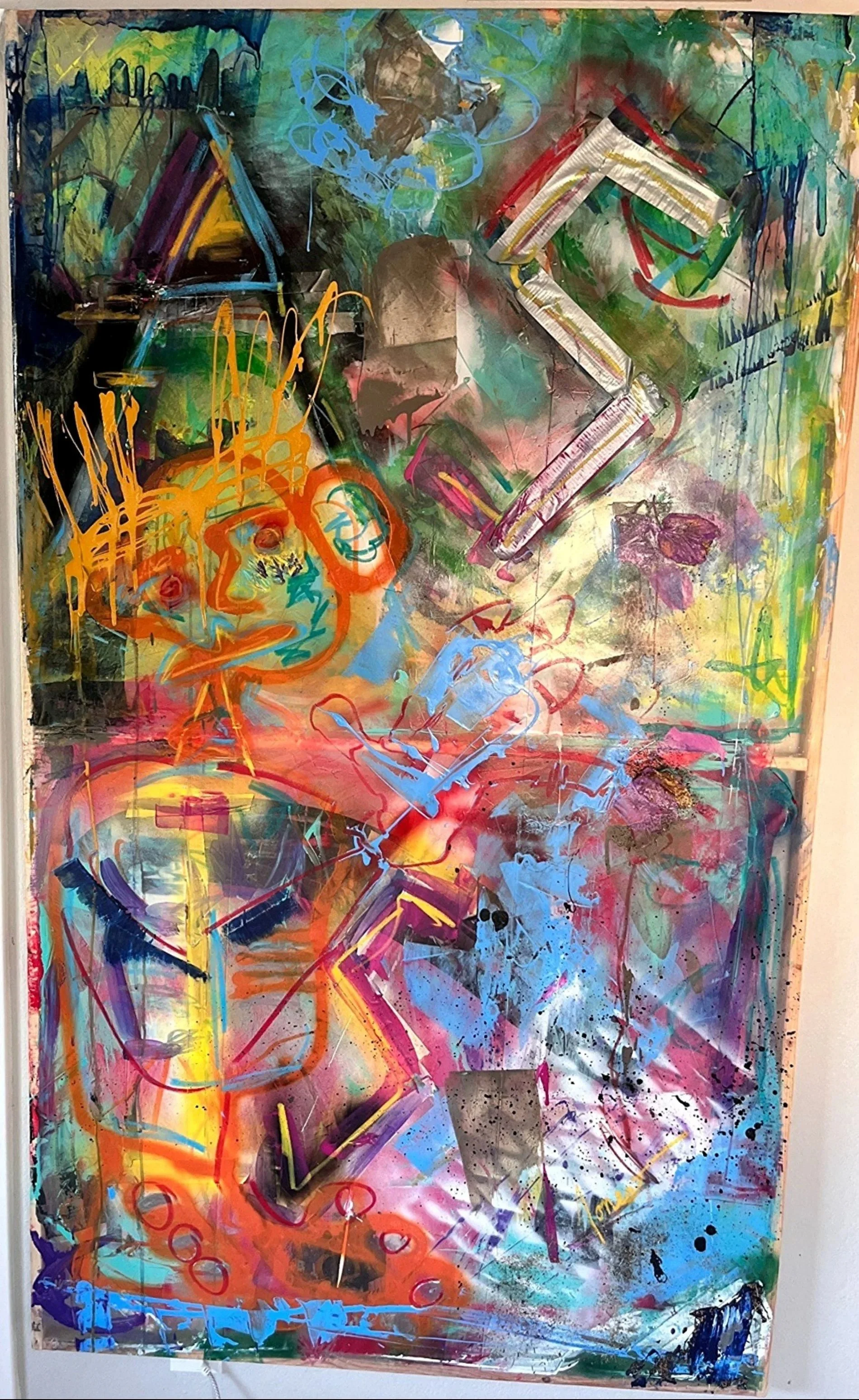 COLLISION FIELD — marks and color crash without a clear hierarchy