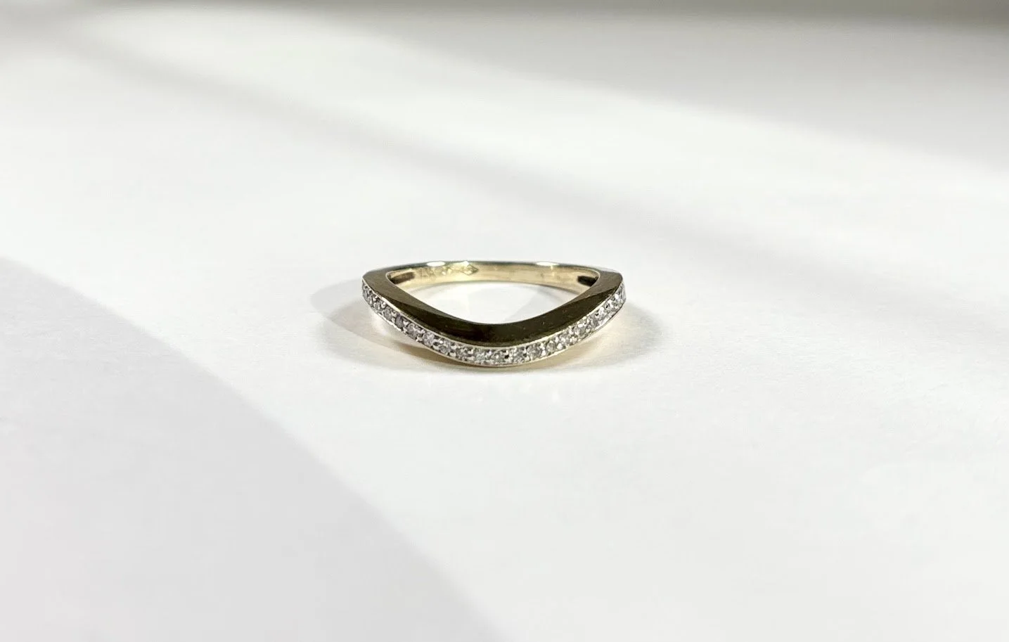 Vintage Diamond Contour Band in 10K Yellow Gold