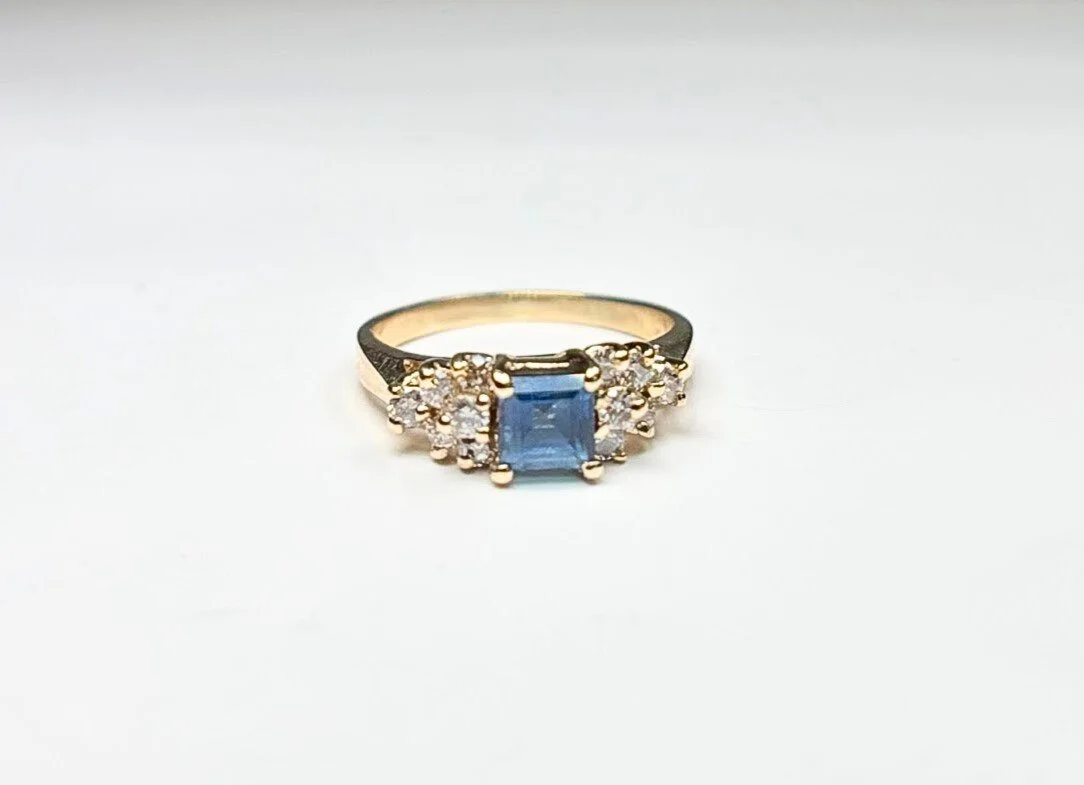 Vintage Sapphire & Diamond ring in 14K Yellow Gold