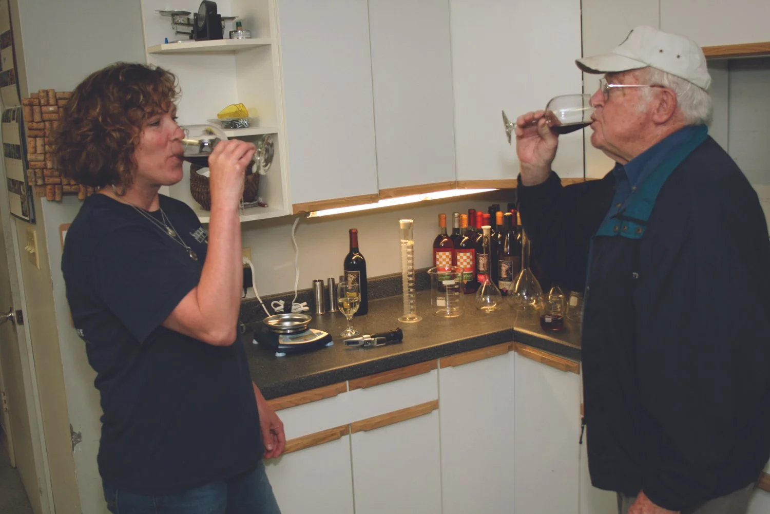 Jan and Fay tasting.jpg