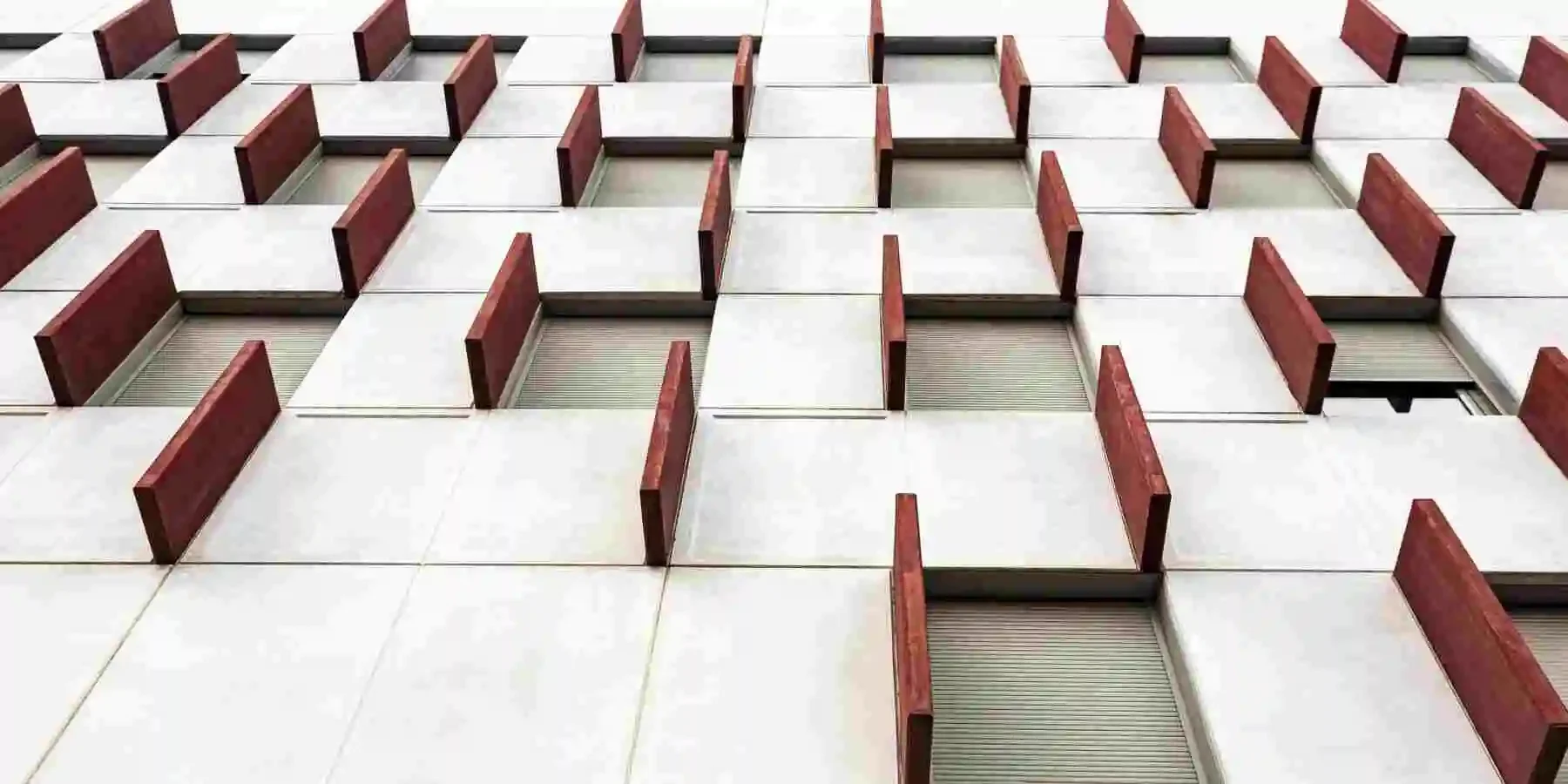 Building with transition in shape