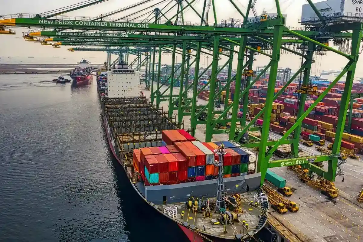Asian shipping and trade infrastructure reflecting geopolitical tension and the fragmentation of global supply chains