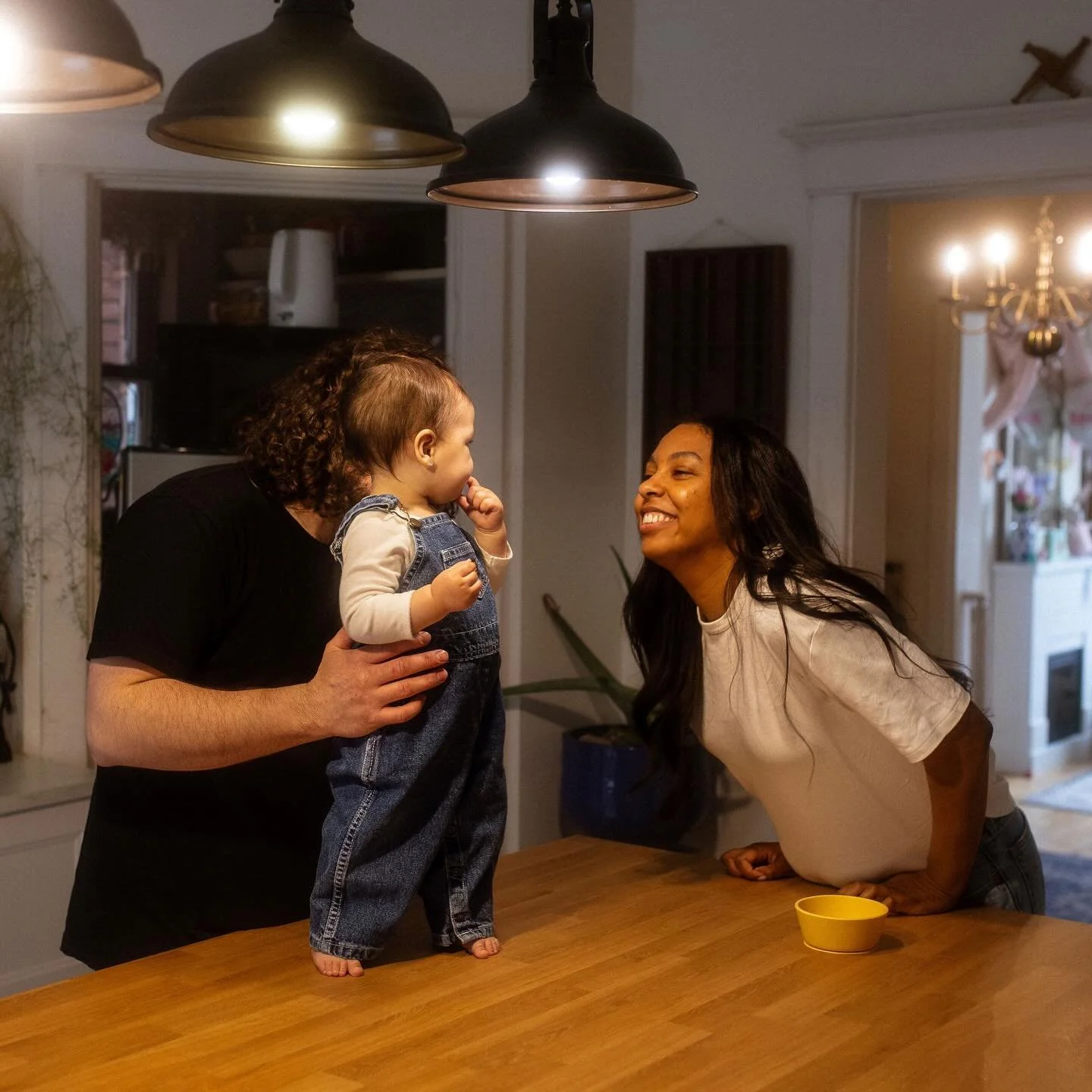 I know it&rsquo;s standard to do family photos at a perfectly decorated studio, but I&rsquo;m not into perfection. I&rsquo;m into what&rsquo;s real! I think there&rsquo;s something way more special about doing these photos at home. Especially because