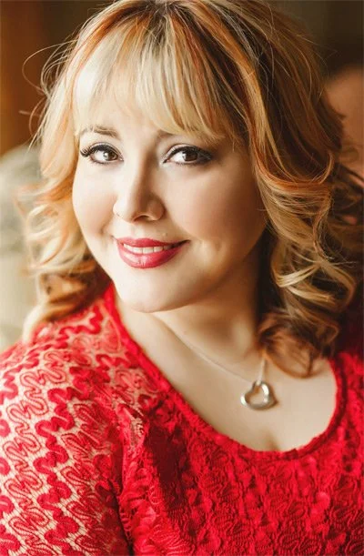 author-katie-ashley head shot