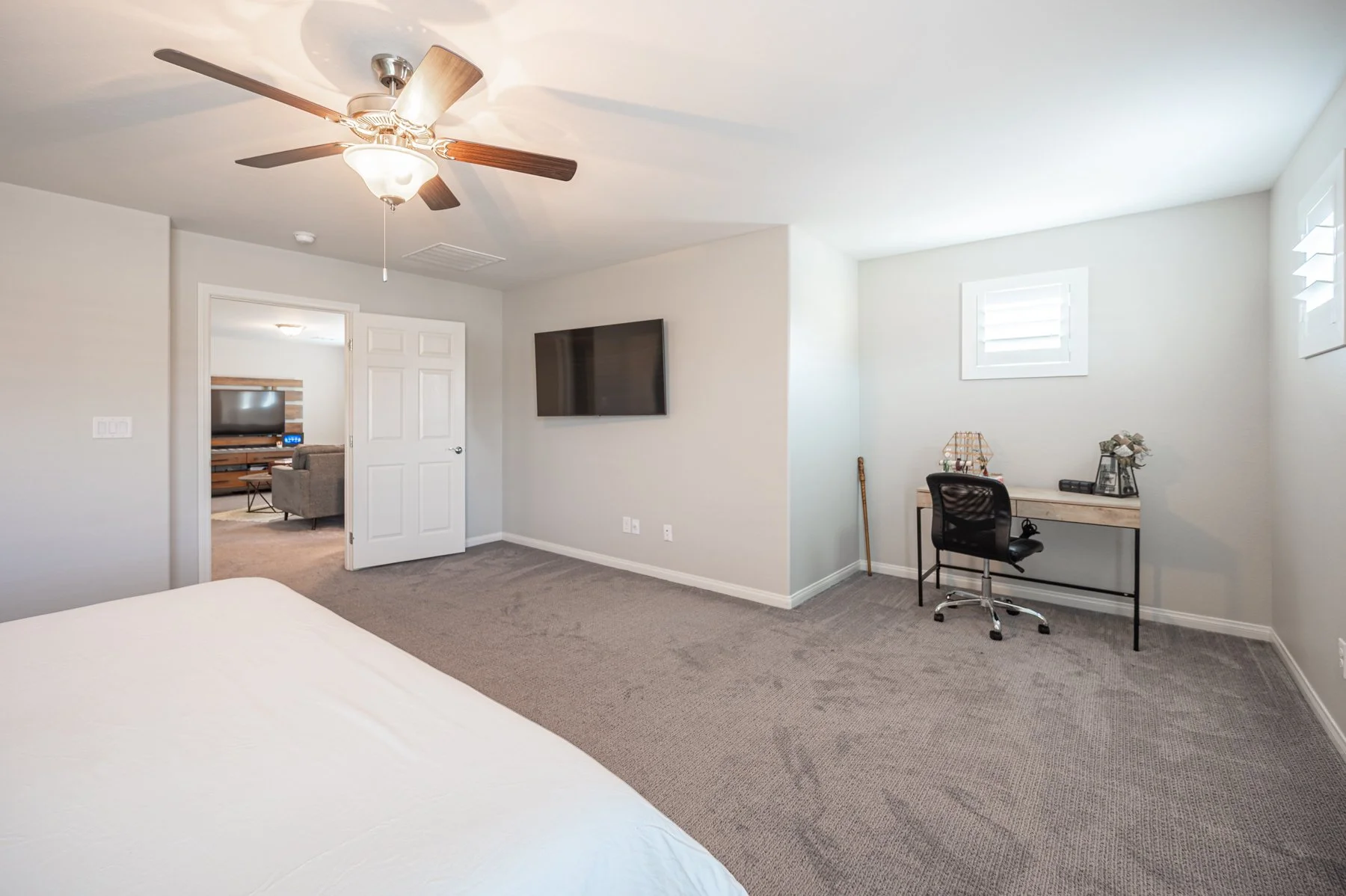 4447 Creekside Cavern Ave-132.jpg
