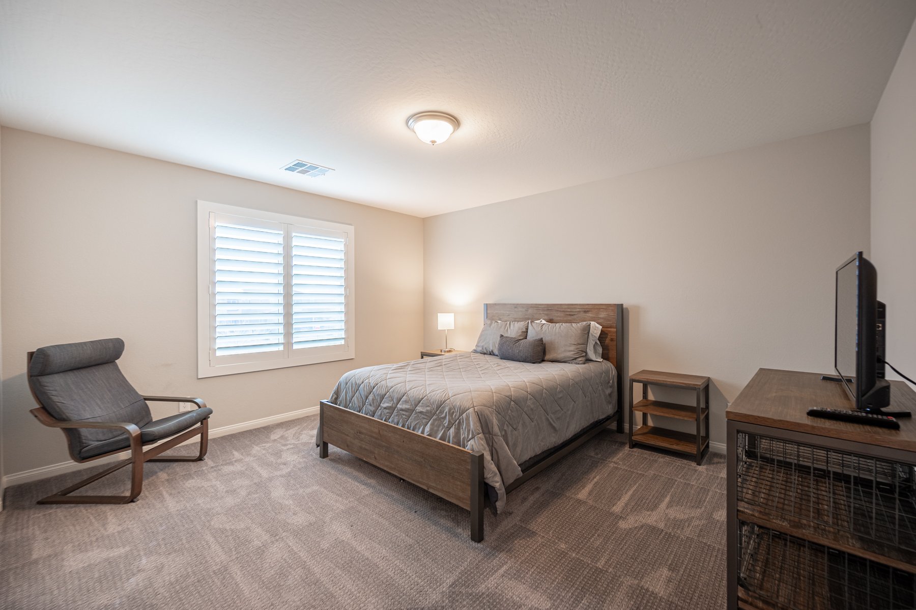 4447 Creekside Cavern Ave-135.jpg