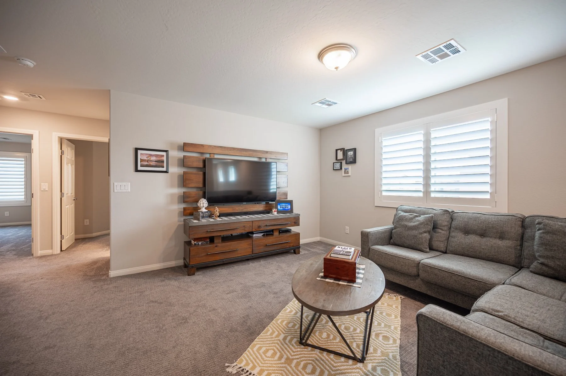 4447 Creekside Cavern Ave-128.jpg