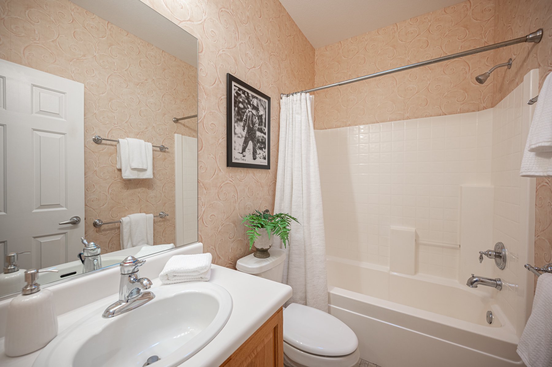 708 Granite Rapids St-128.jpg