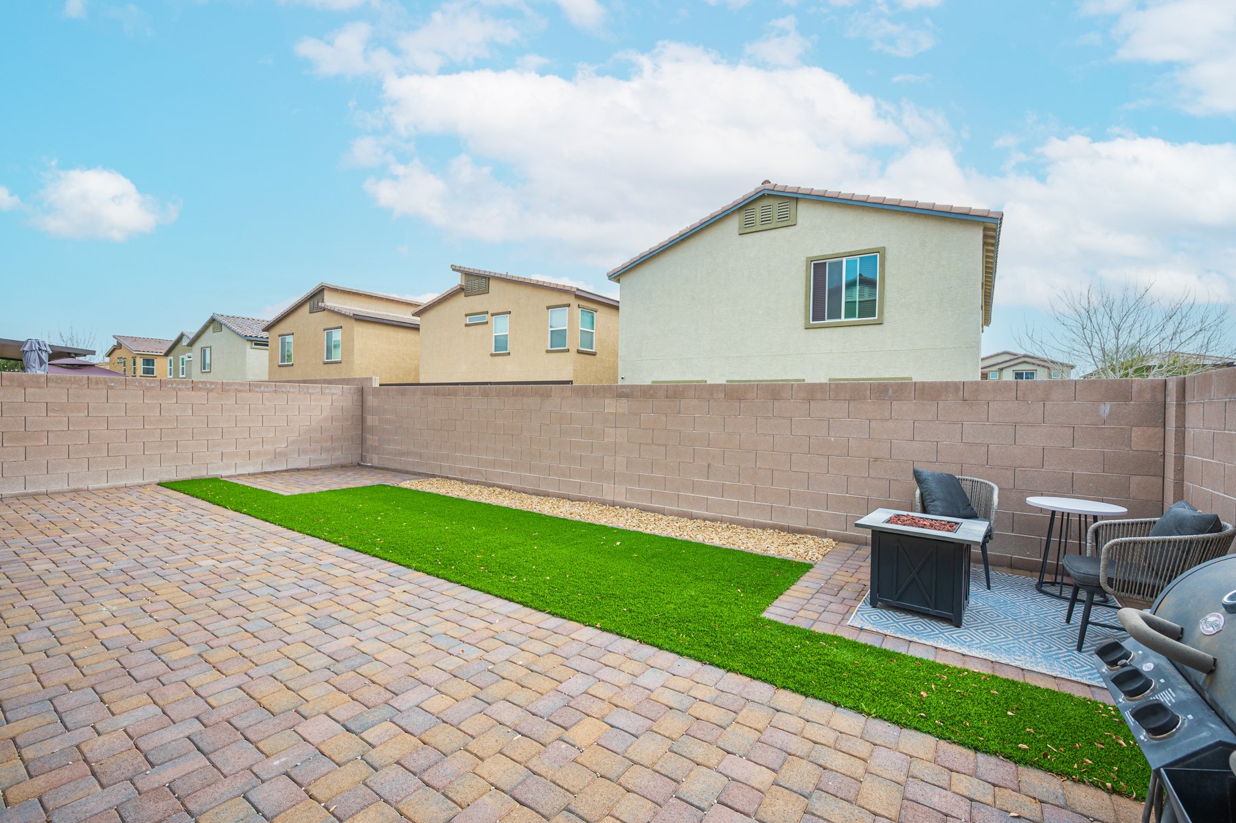 4447 Creekside Cavern Ave-104.jpg