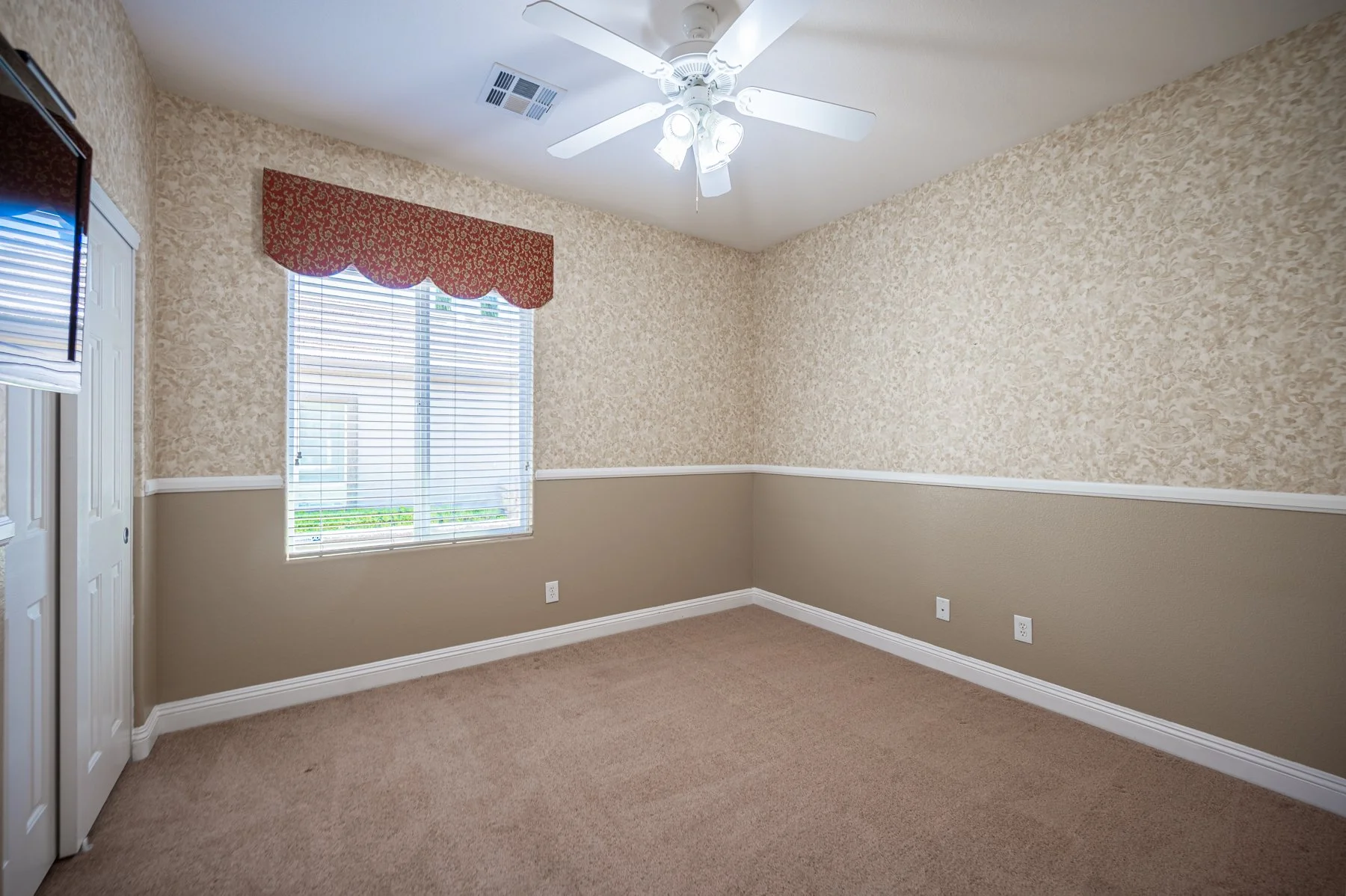 708 Granite Rapids St-125.jpg
