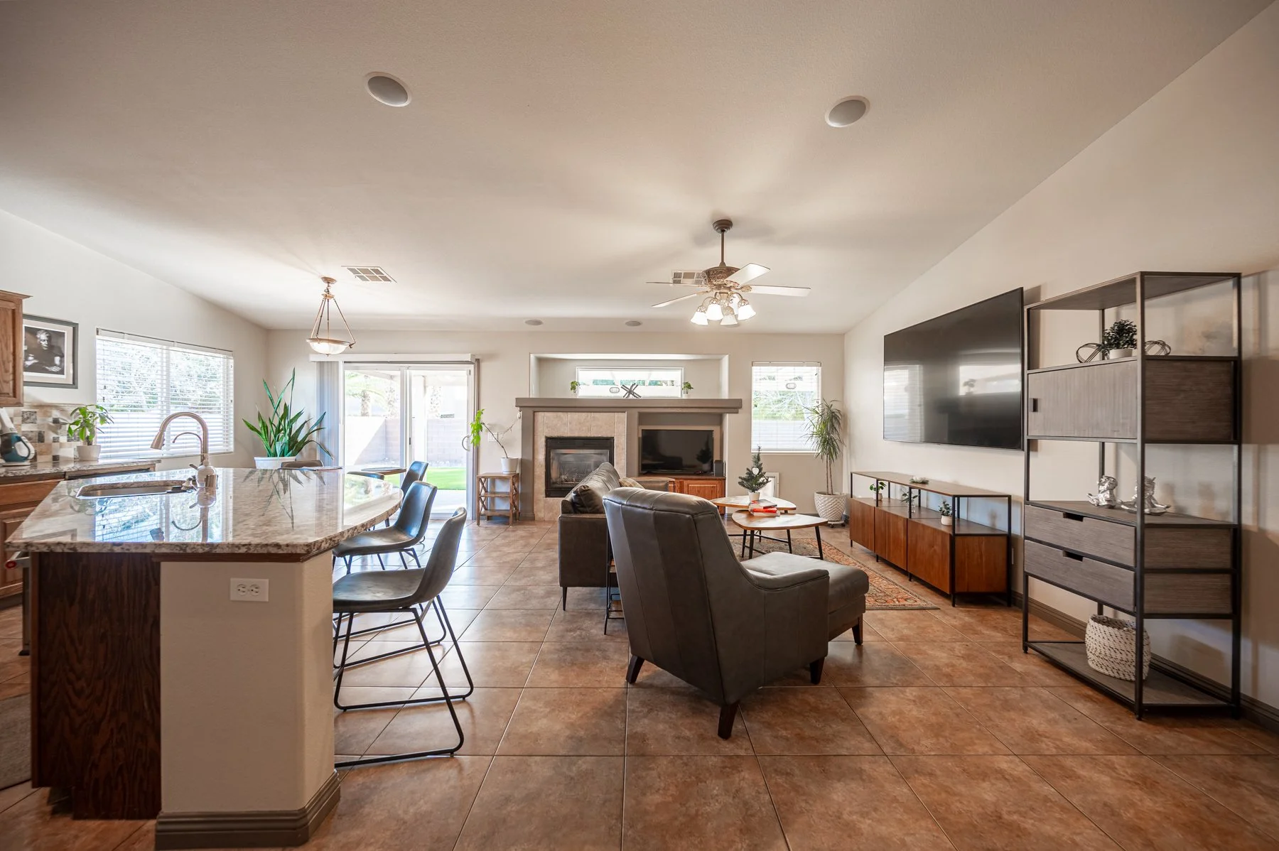 8228 Willow Cabin St-117.jpg