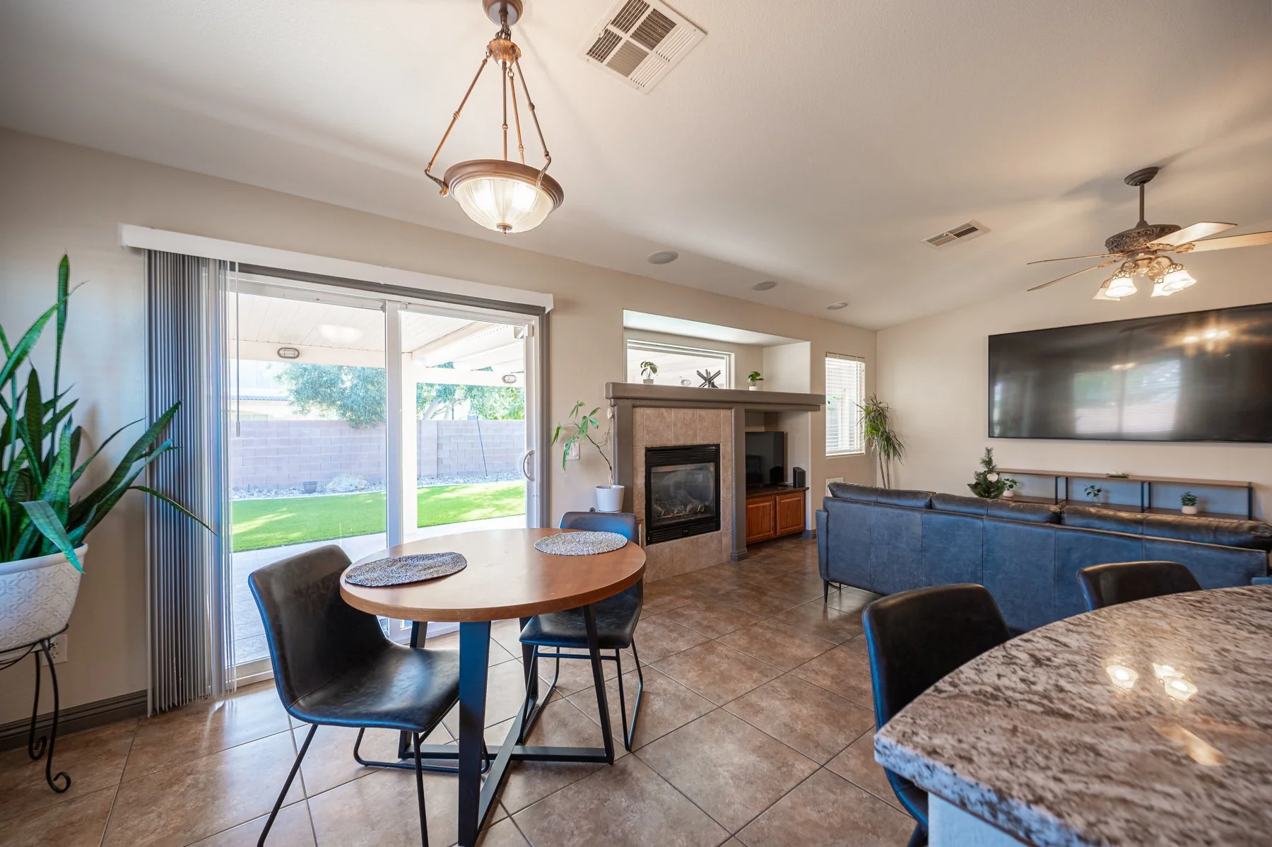 8228 Willow Cabin St-123.jpg