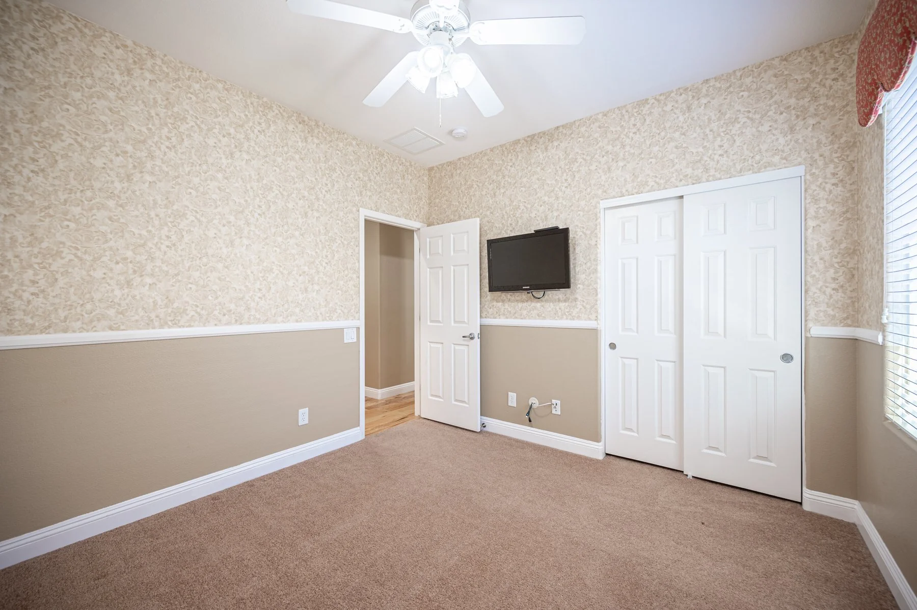 708 Granite Rapids St-127.jpg