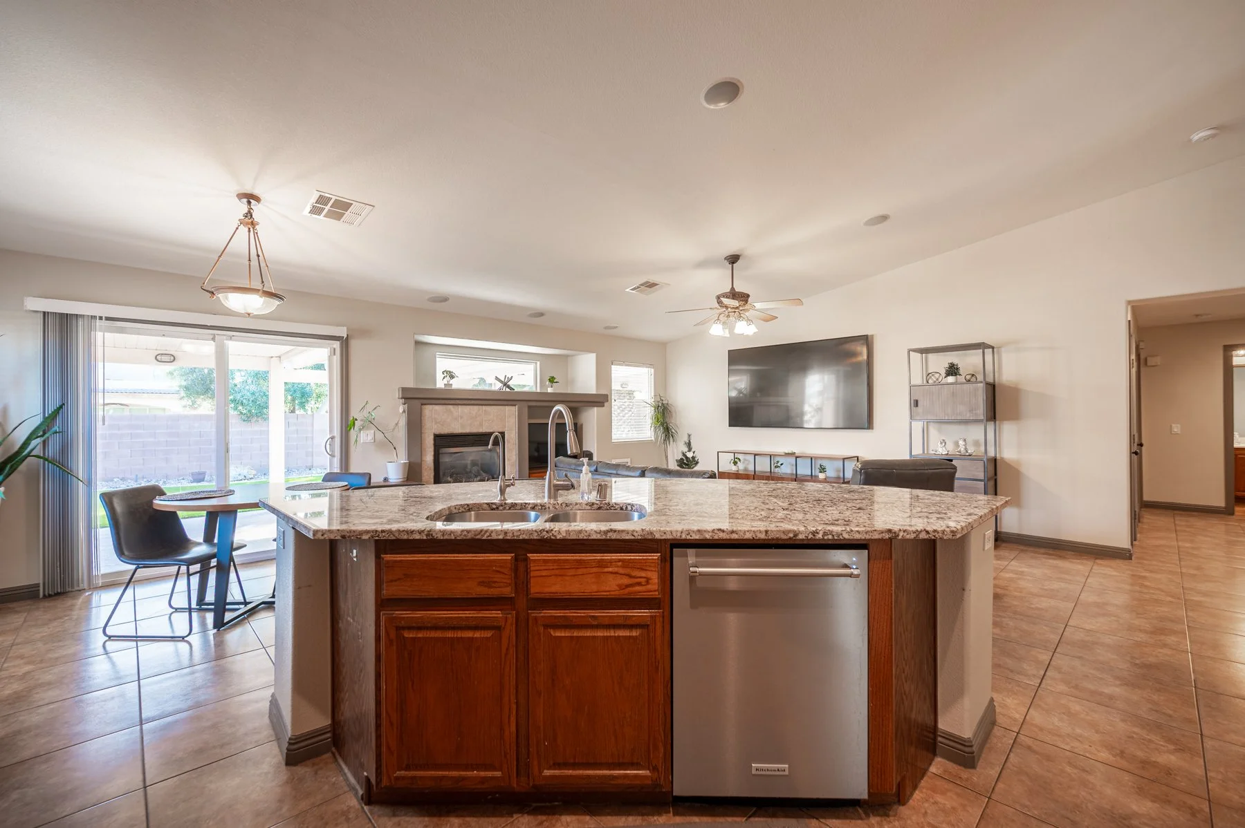 8228 Willow Cabin St-129.jpg