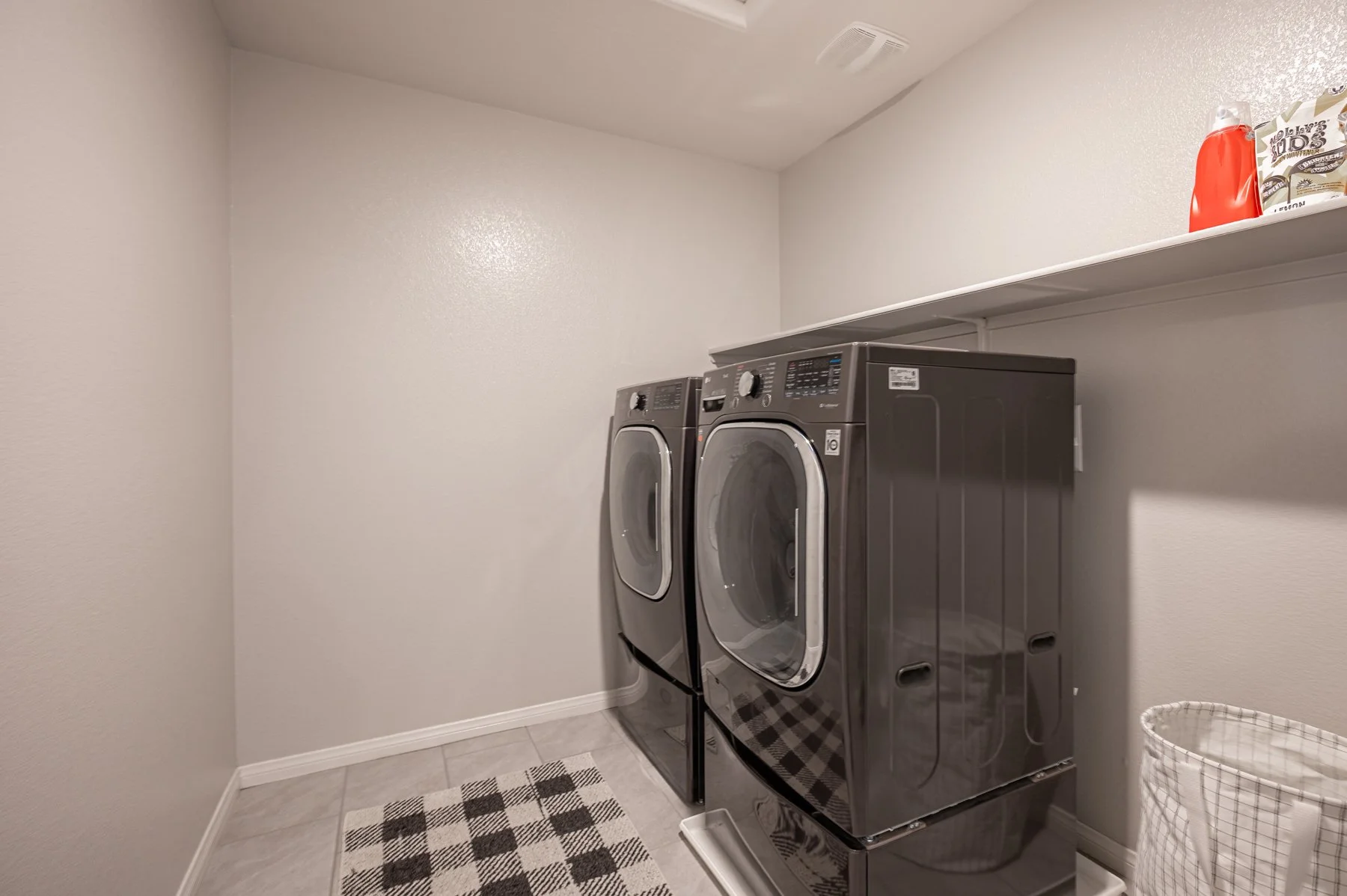 4447 Creekside Cavern Ave-146.jpg
