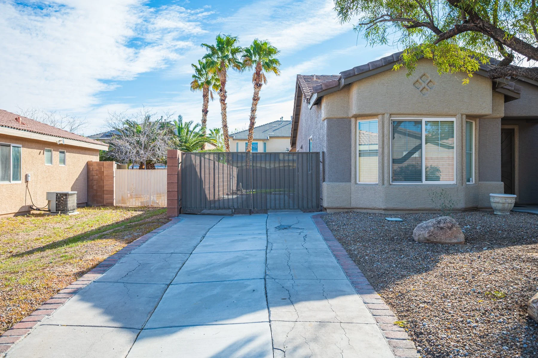 8228 Willow Cabin St-103.jpg