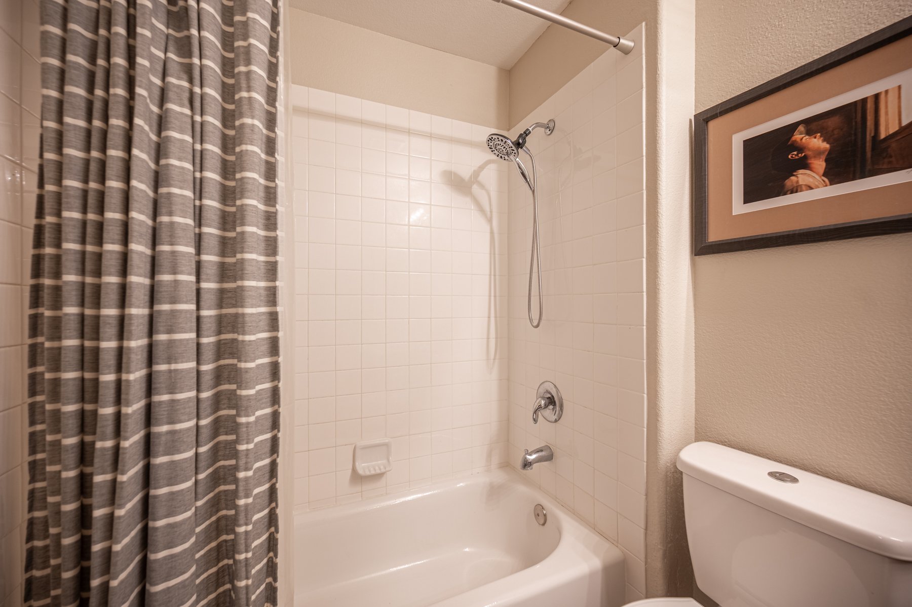 8228 Willow Cabin St-137.jpg