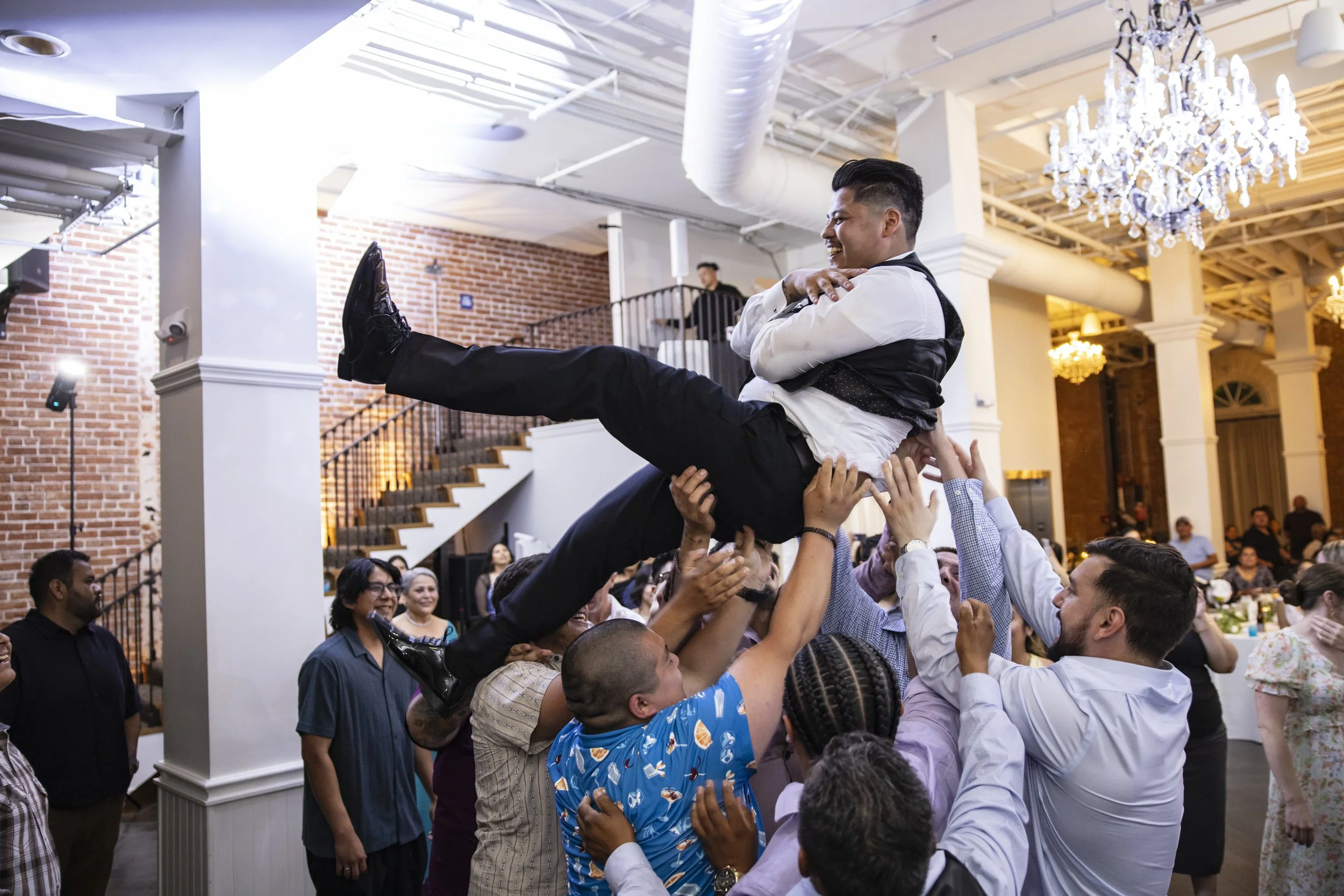 2036  W Arturo & Ana www.yesds.com.jpg