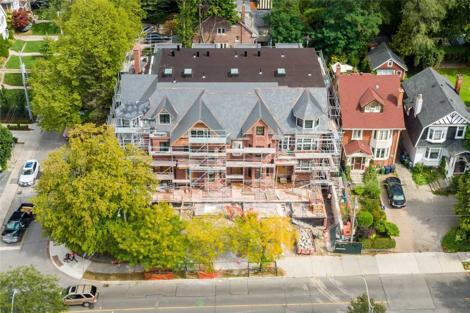 Residential multiplex townhome in an urban setting.