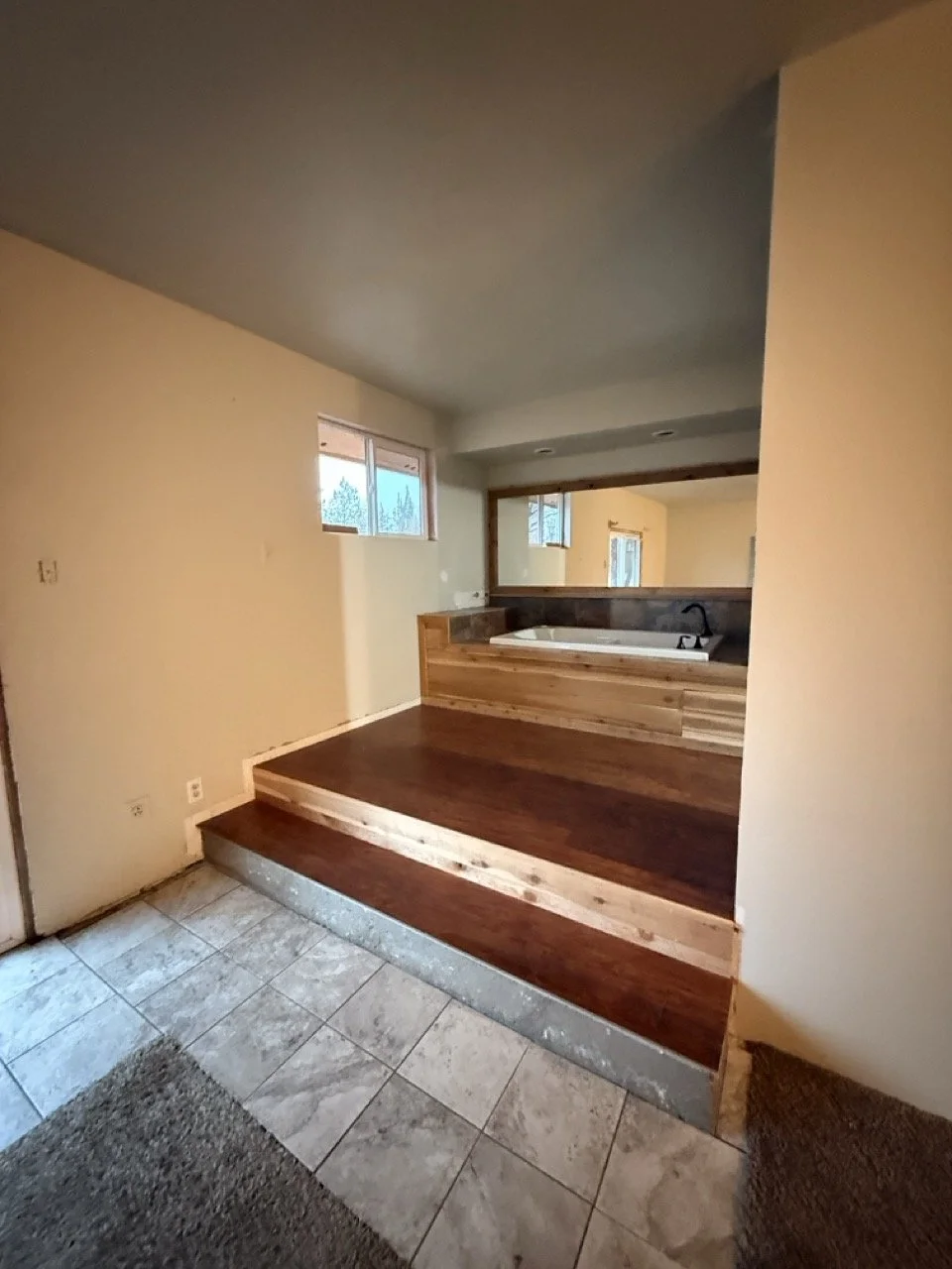 Bear Creek Master Tub 2.jpeg