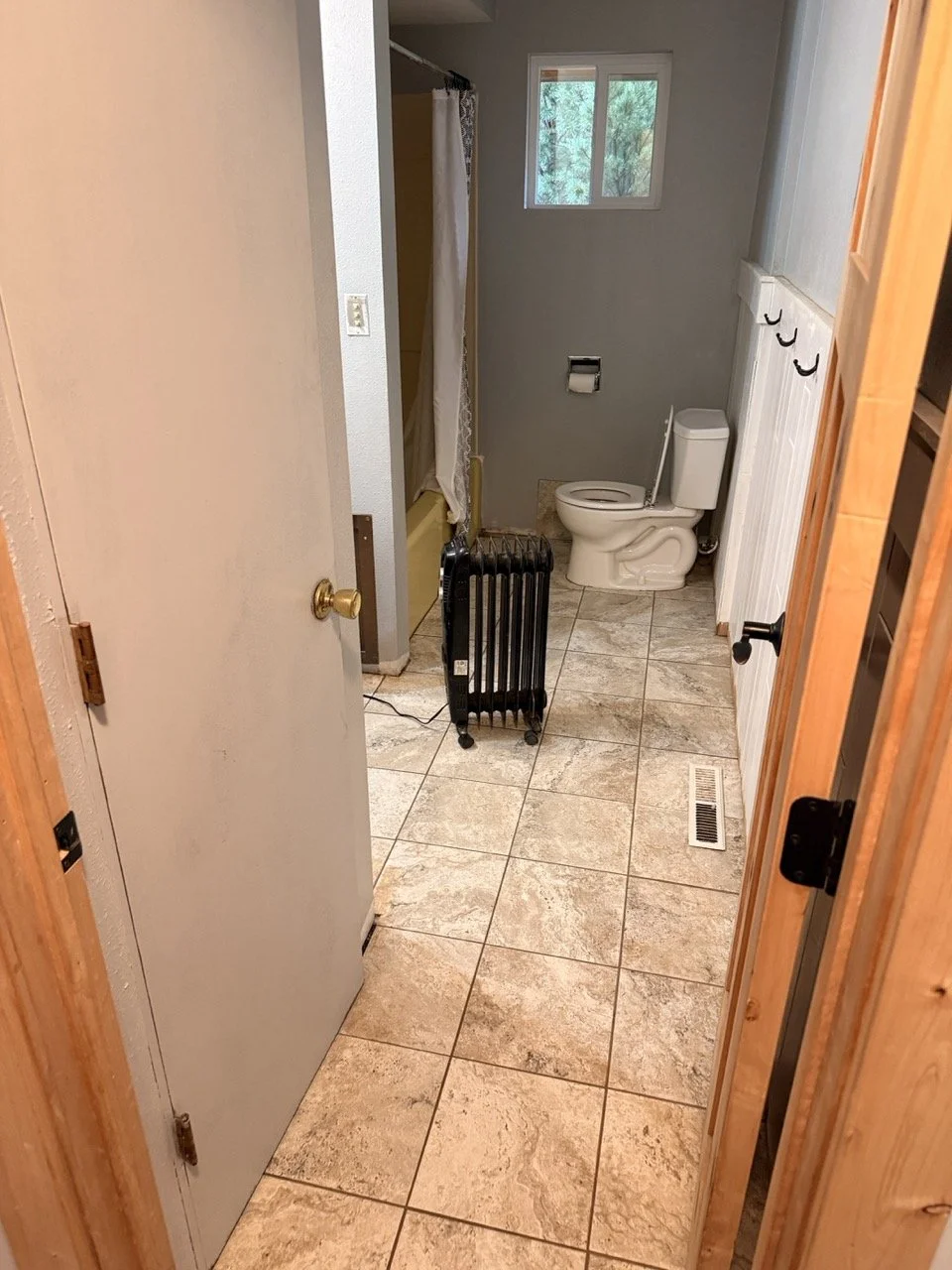 Bear Creek Hall Bathroom.jpeg