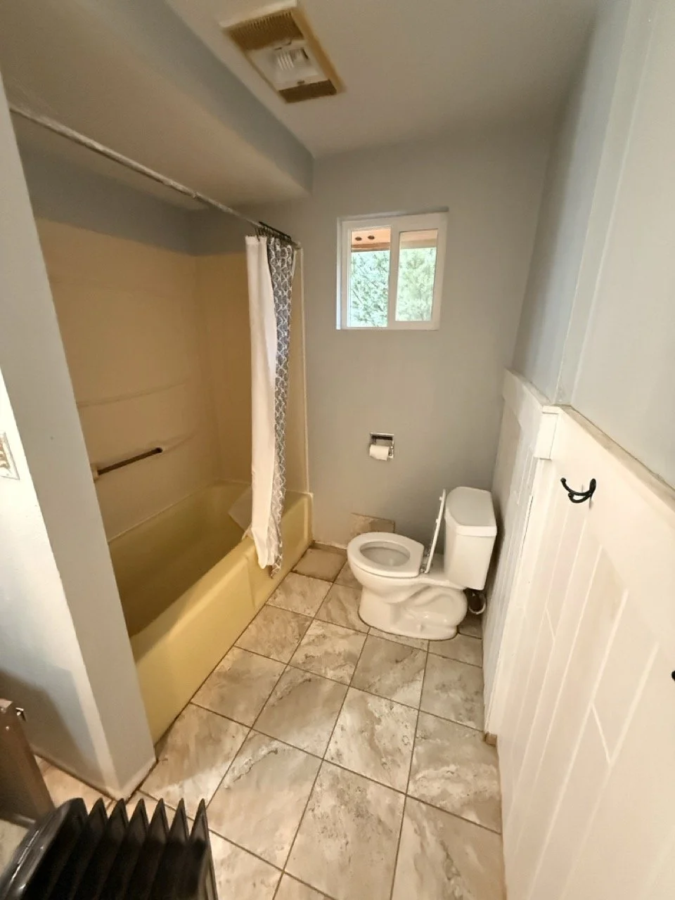 Bear Creek Hall Bath 3.jpeg