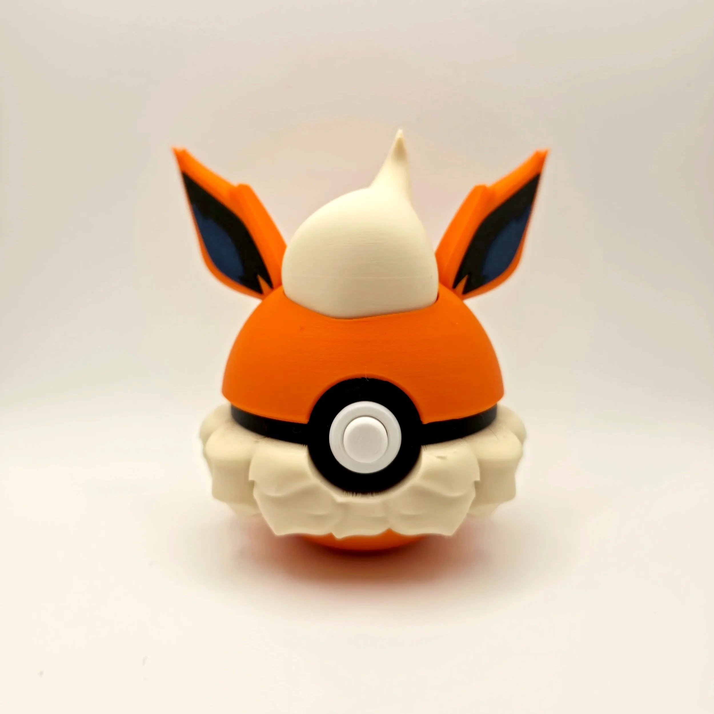 #0136 - Flareon Ball