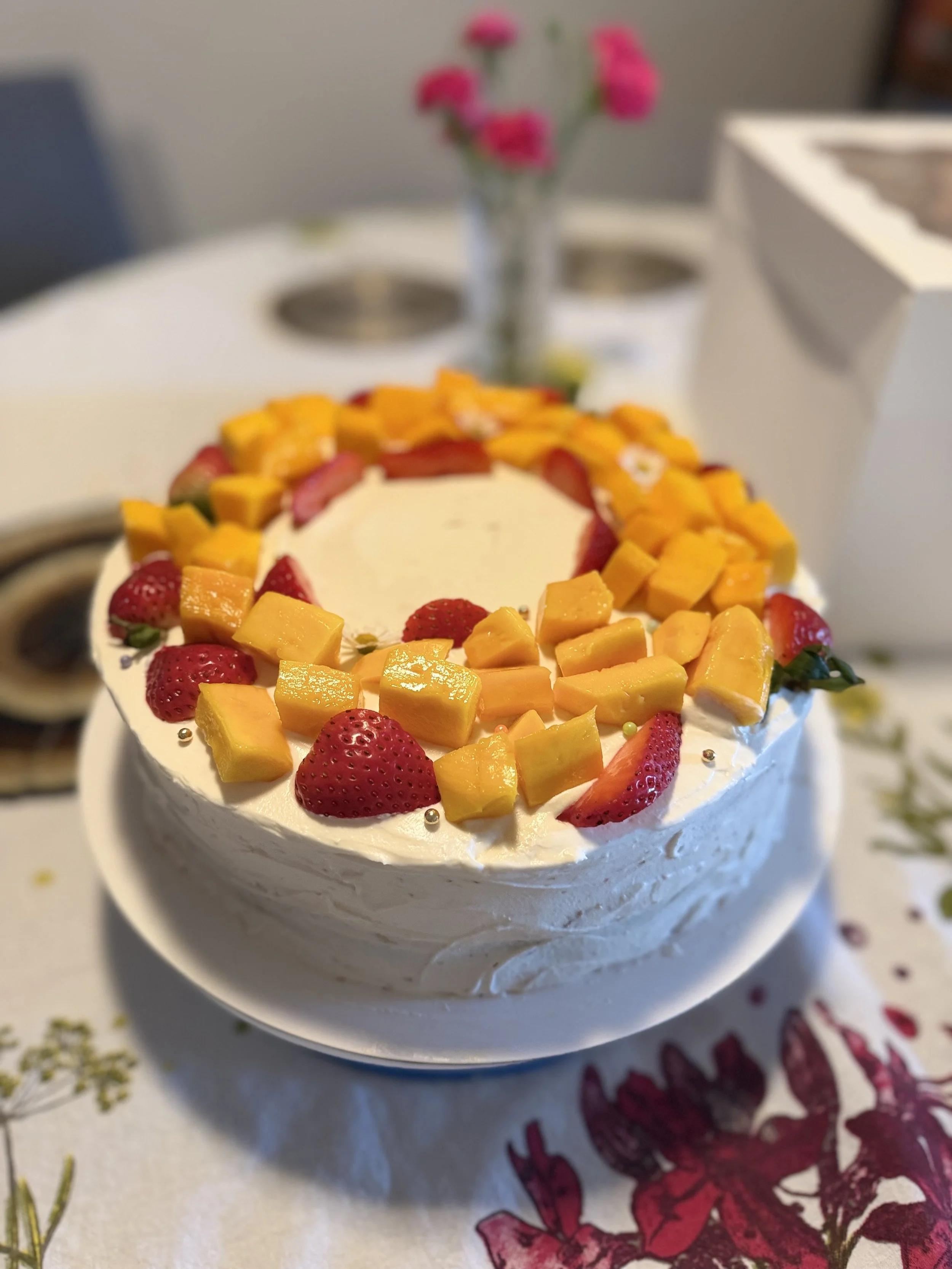Mango Strawberry Chantilly (party size)