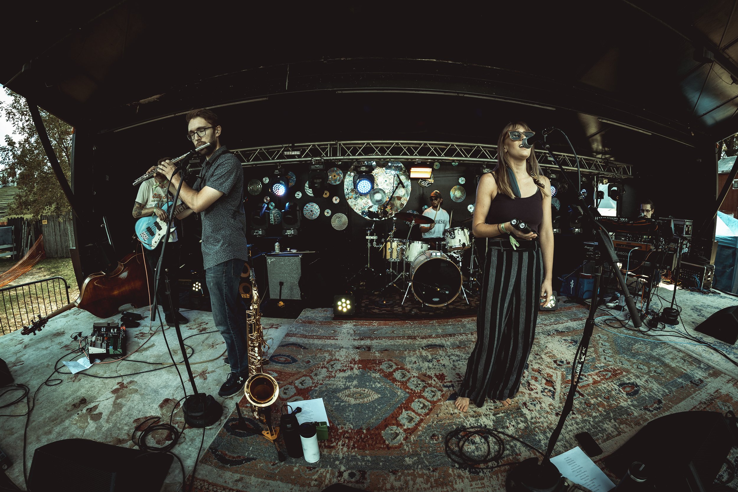NOVEL FOLLY W/ SPEAKEASY JOHNSONS